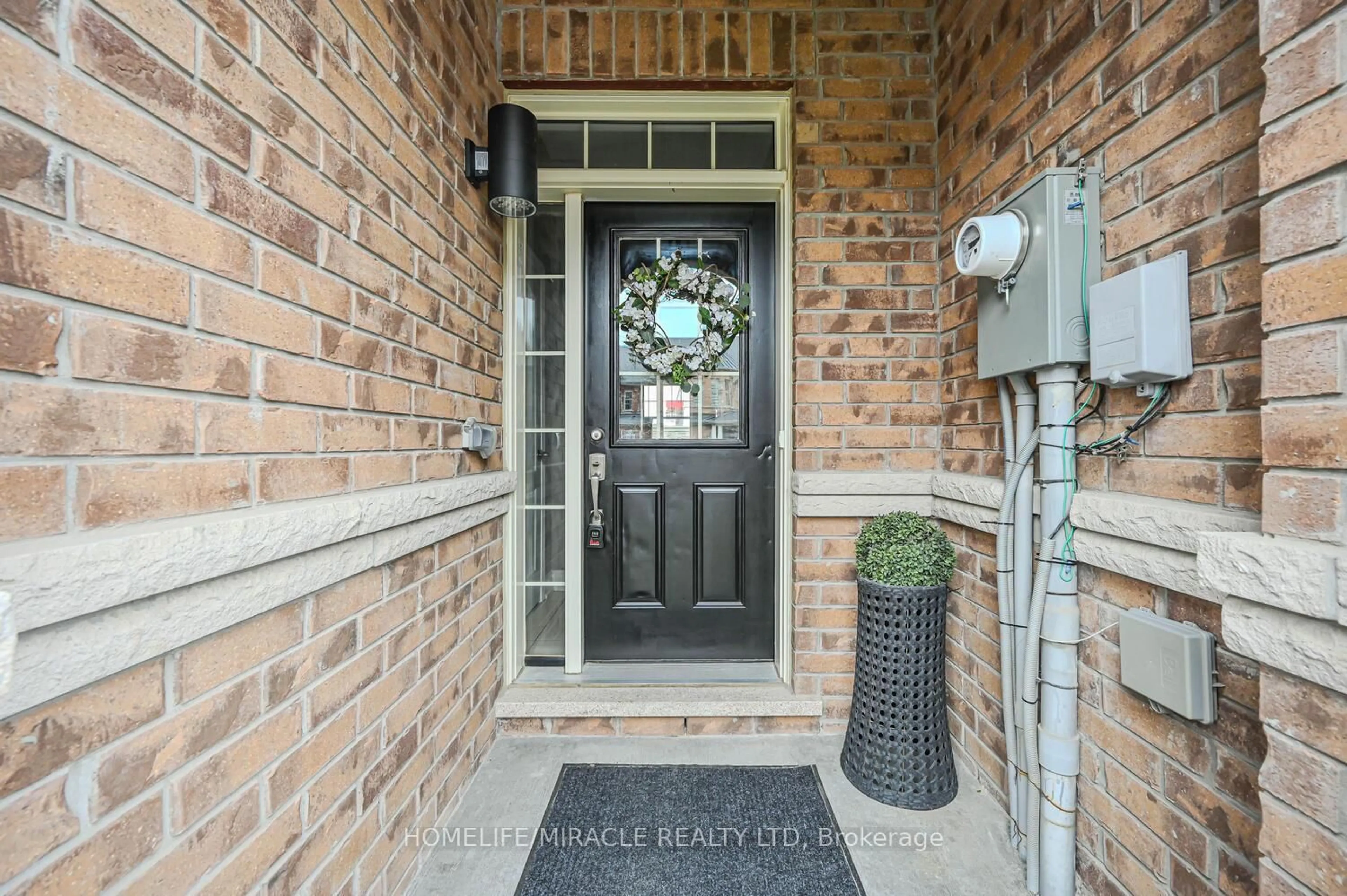 Indoor entryway for 78 Goodsway Tr, Brampton Ontario L7A 4A5