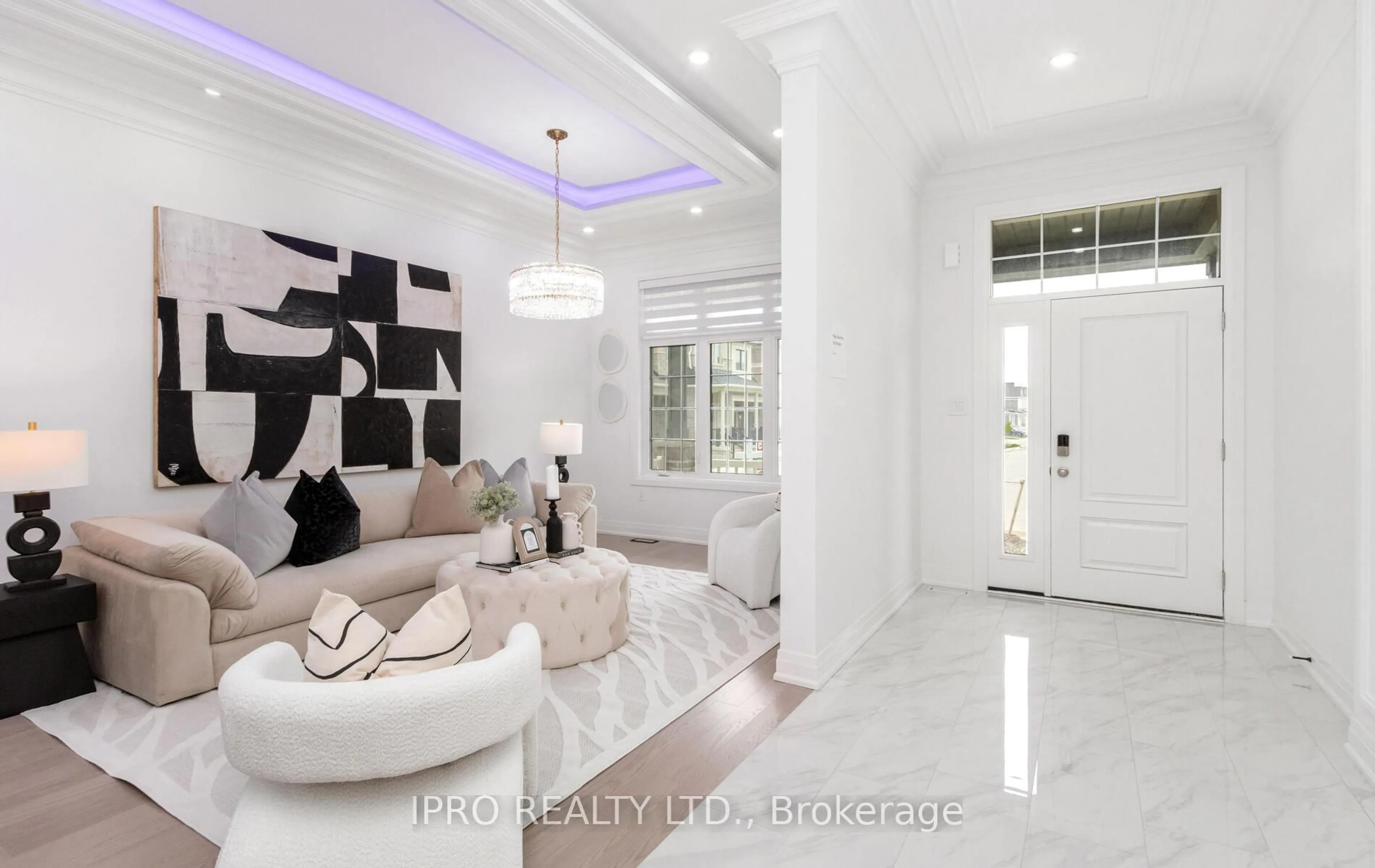 Indoor entryway for 1364 Aymond Cres, Oakville Ontario L6H 7W9
