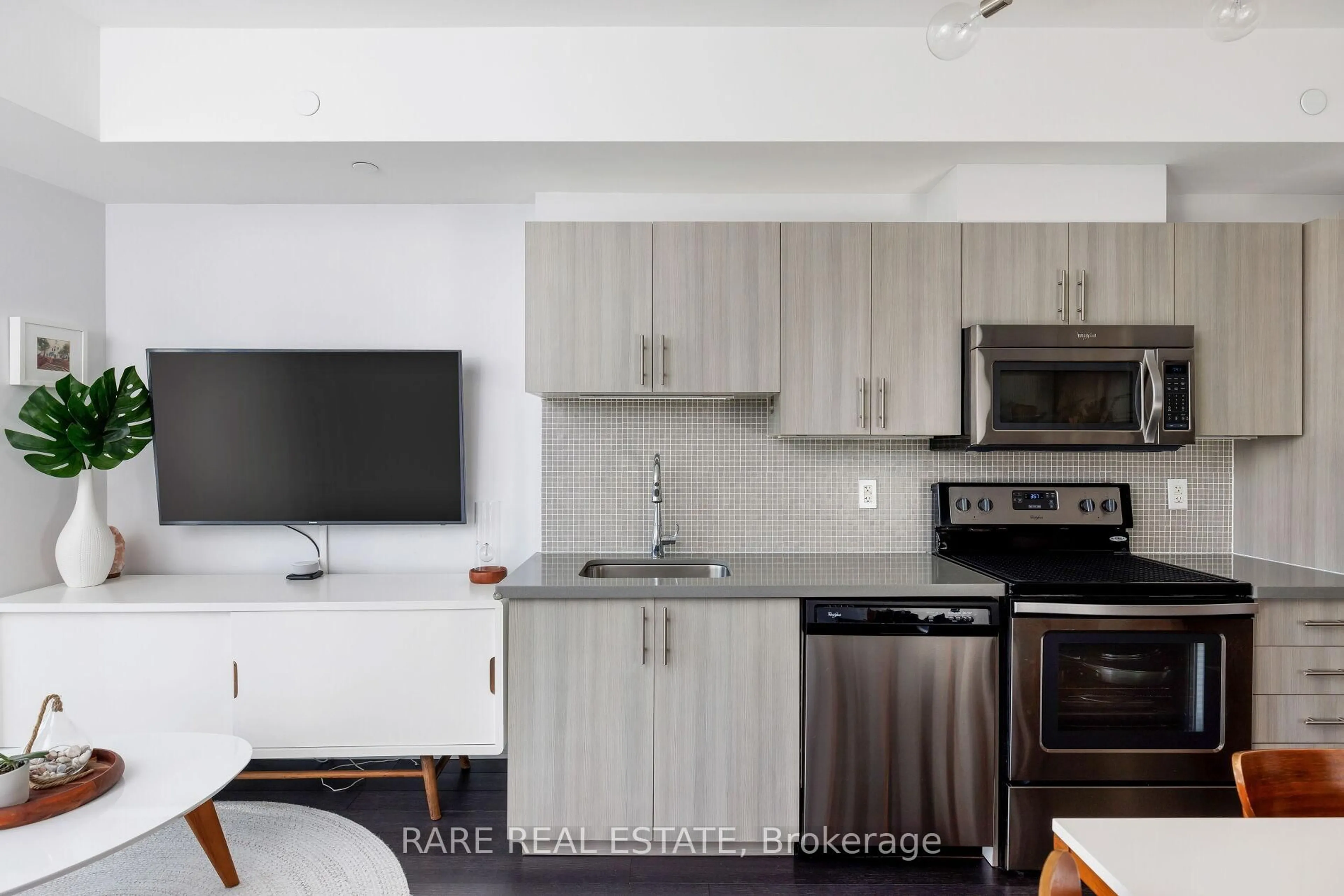 Standard kitchen, unknown for 16 Mcadam Ave #404, Toronto Ontario M6A 1S5