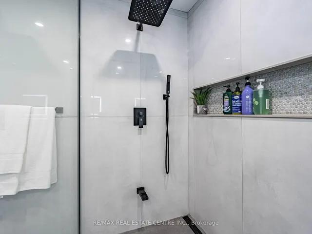 Additional property image - 302 Leacock Ave