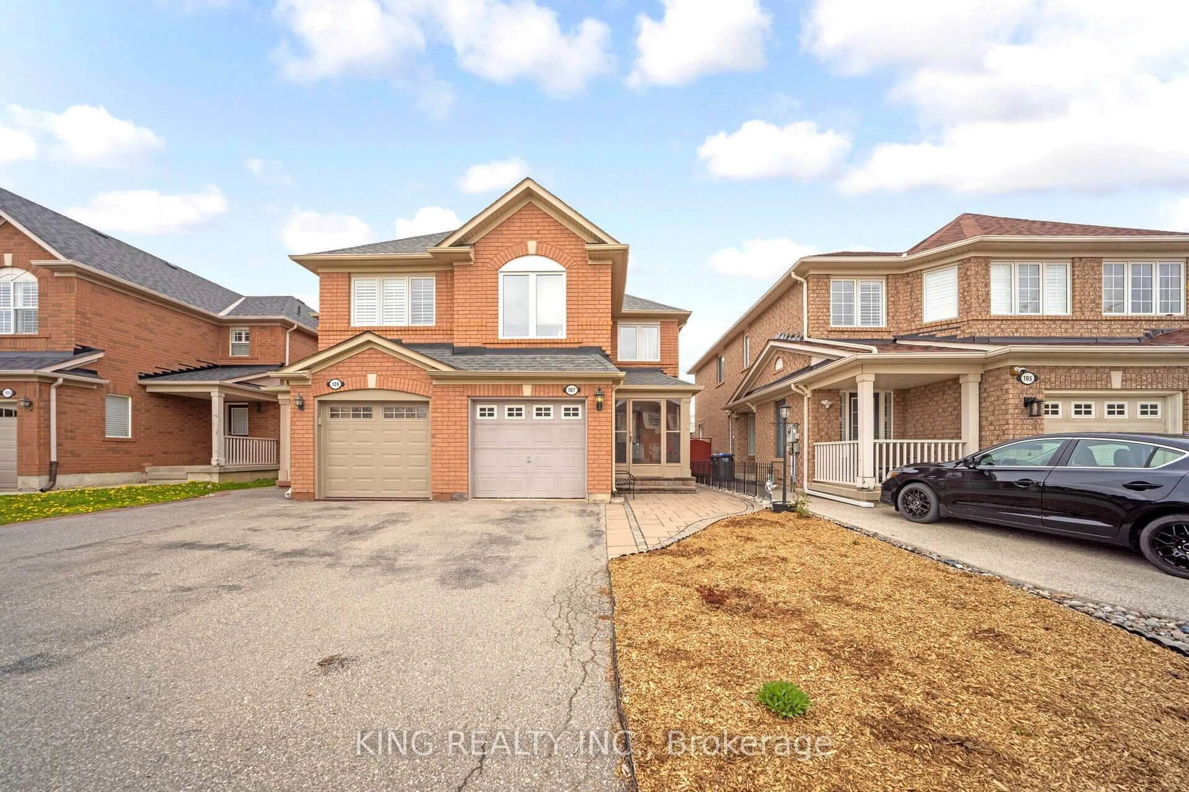 A pic from outside/outdoor area/front of a property/back of a property/a pic from drone, street for 107 Herdwick St, Brampton Ontario L6S 0A5