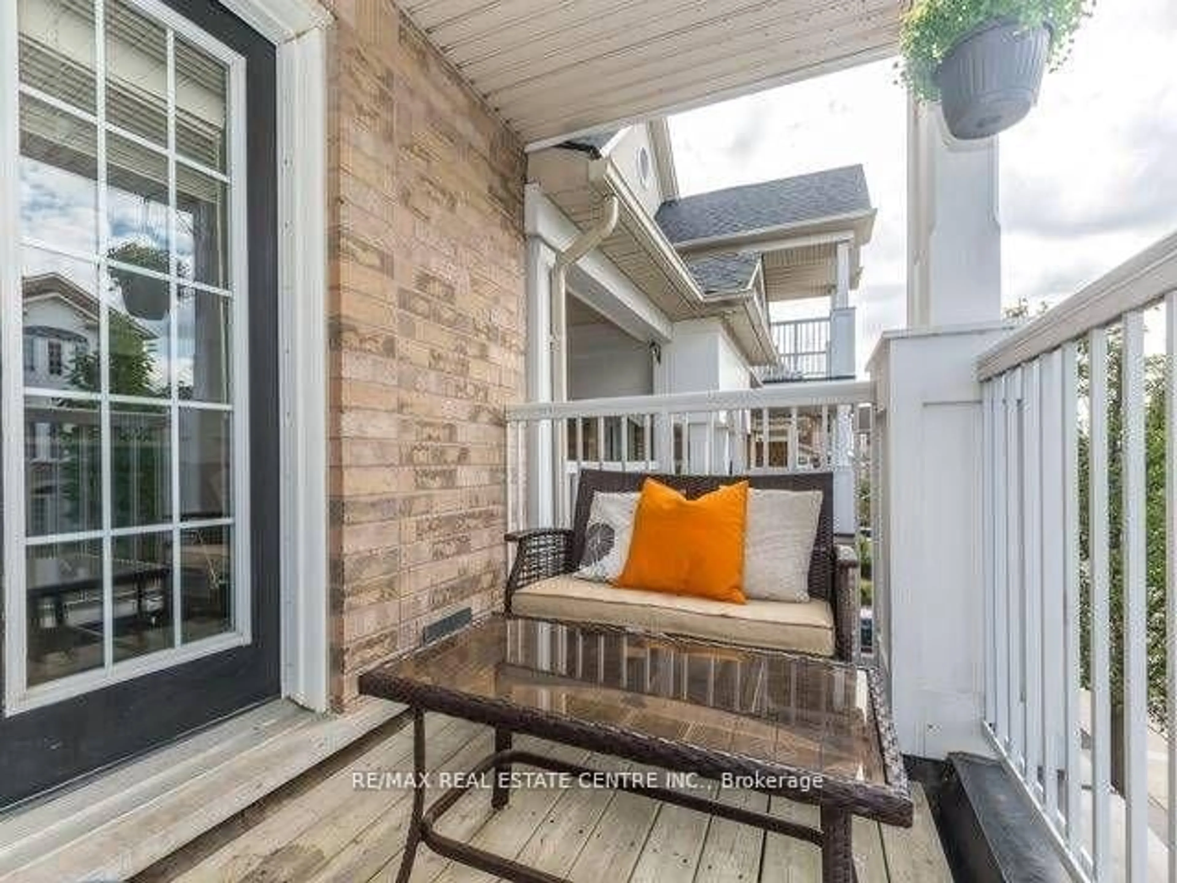 Patio, street for 601 Shoreline Dr #69, Mississauga Ontario L5B 4K7