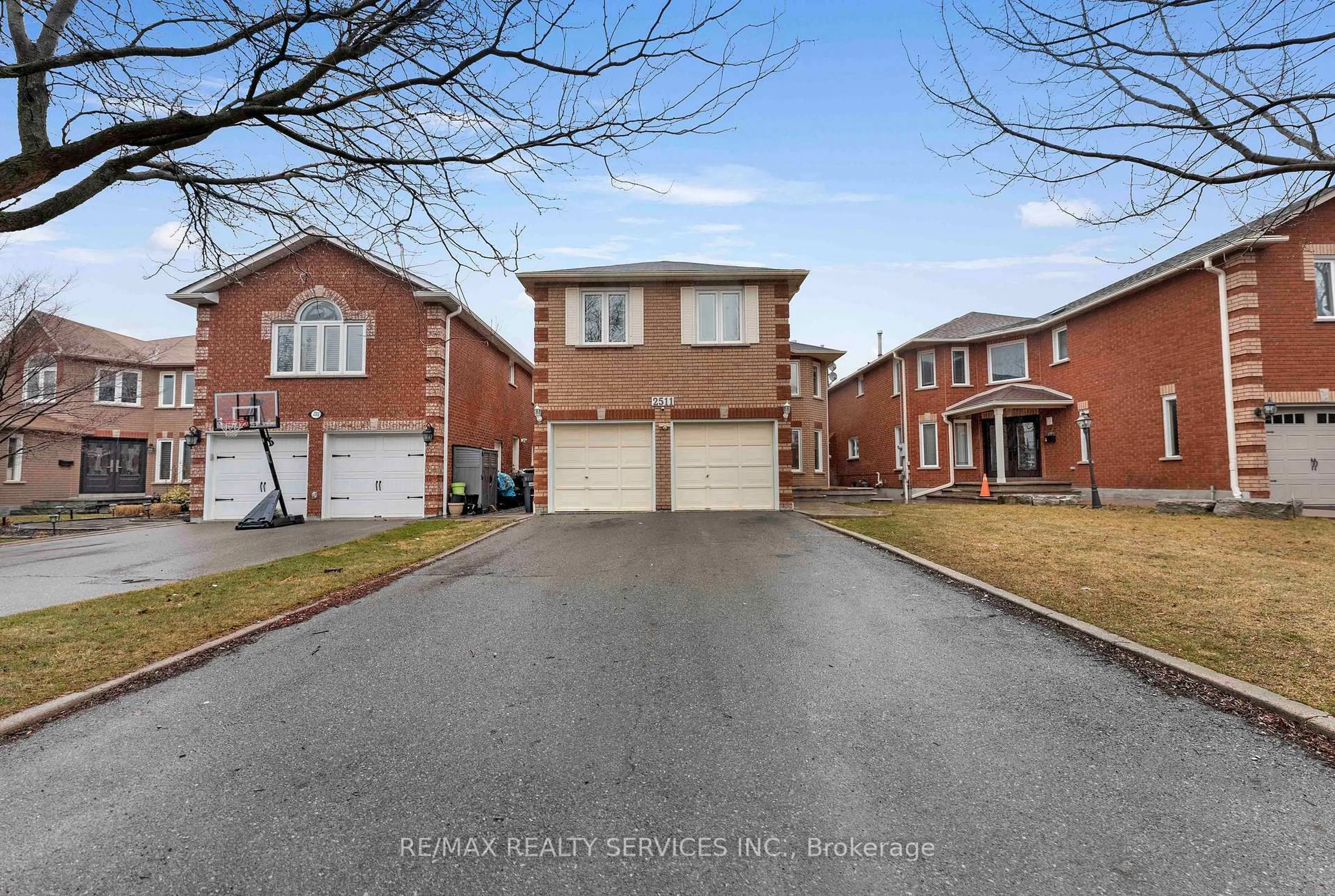 Home with brick exterior material, street for 2511 Paula Crt, Mississauga Ontario L5K 2R5