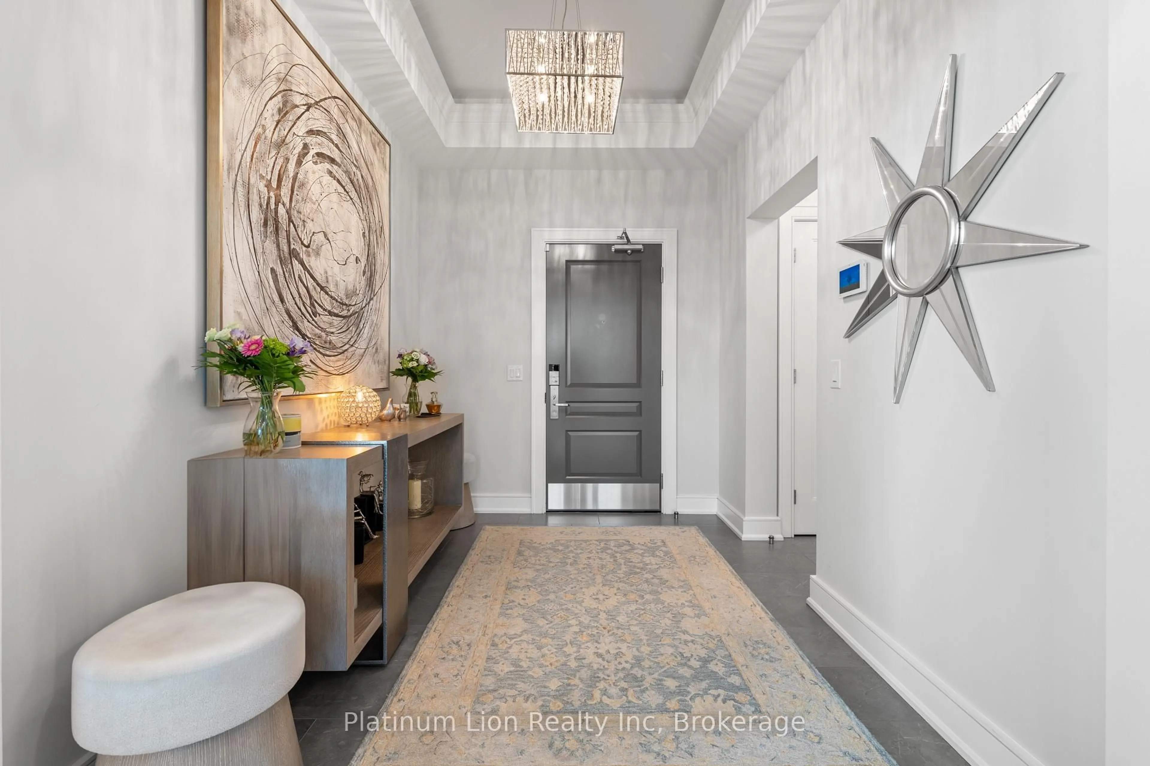 Indoor entryway for 2060 Lakeshore Rd #205, Burlington Ontario L7R 0G2