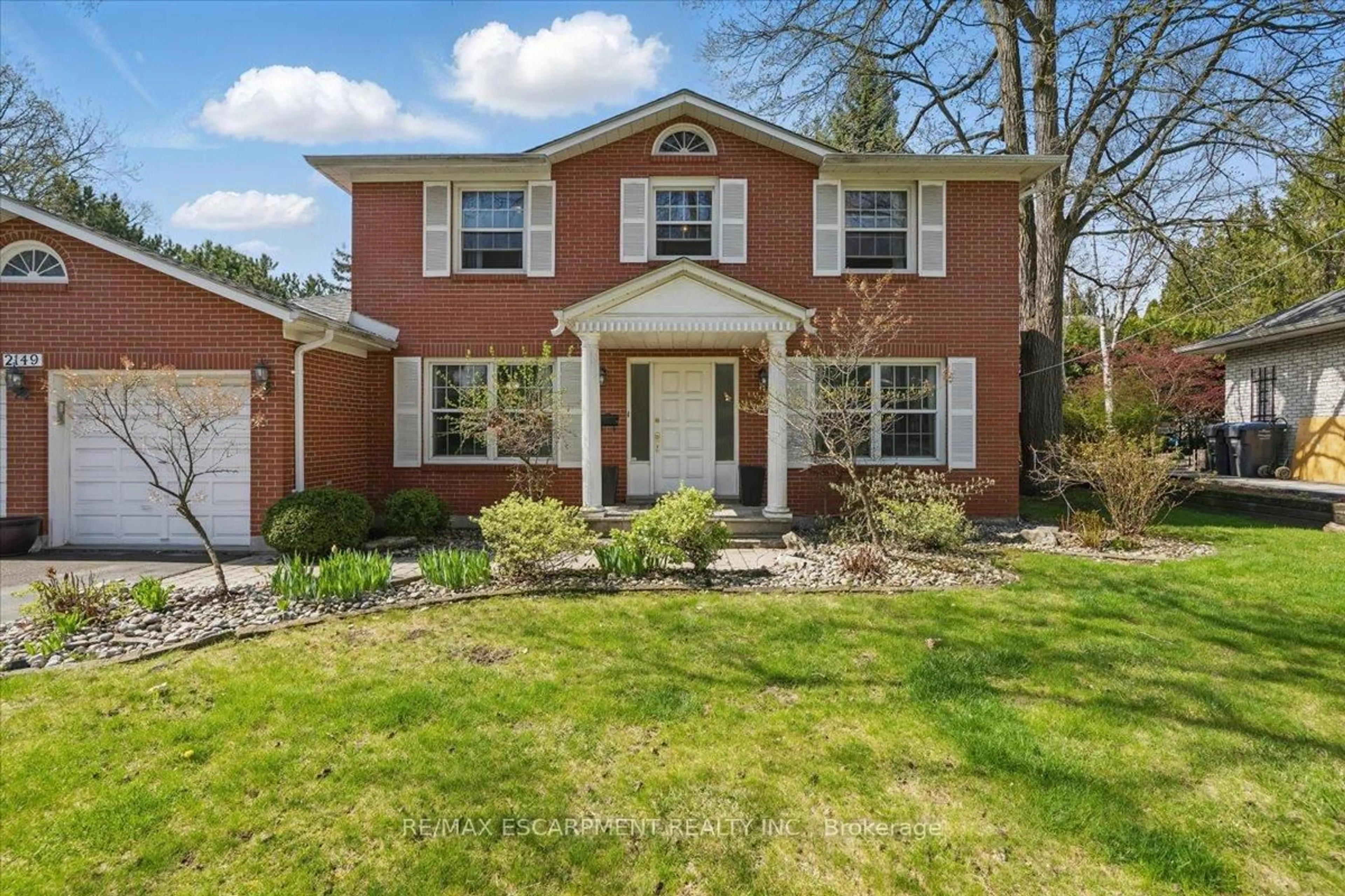 Home with brick exterior material, street for 2149 Kawartha Cres, Mississauga Ontario L5H 3P8