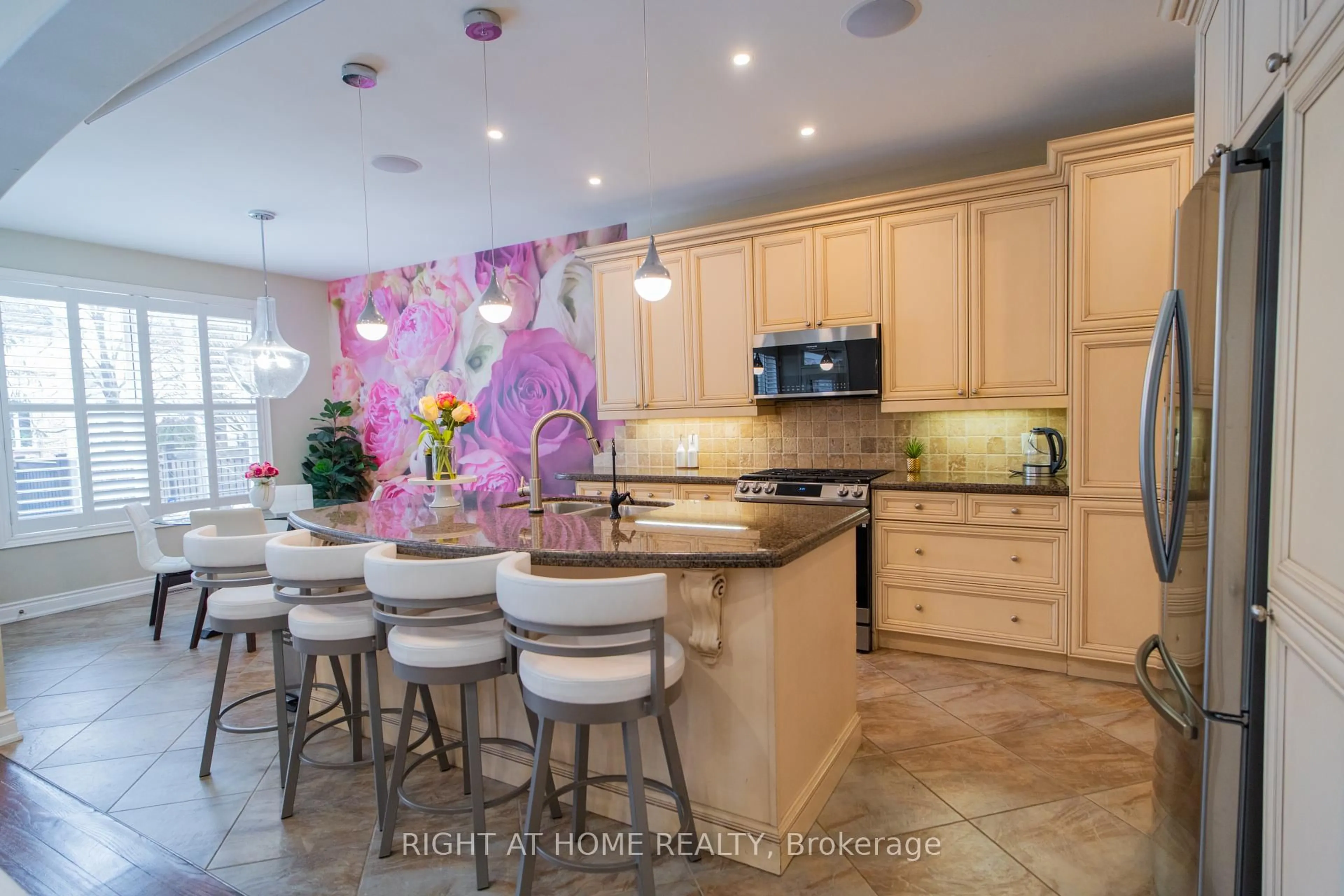 Contemporary kitchen, ceramic/tile floor for 593 Renshaw Crt, Mississauga Ontario L5H 4L7