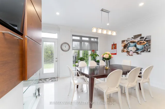 Additional property image - 1152 Glengrove Ave