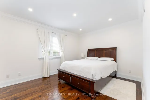 Additional property image - 1152 Glengrove Ave