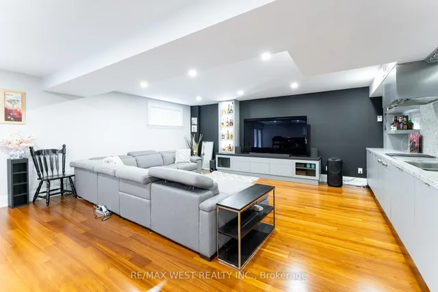 Additional property image - 1152 Glengrove Ave