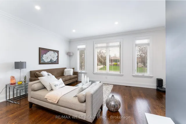 Additional property image - 1152 Glengrove Ave