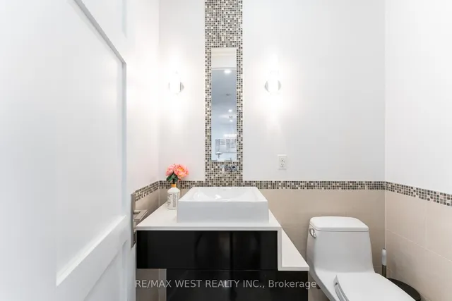 Additional property image - 1152 Glengrove Ave