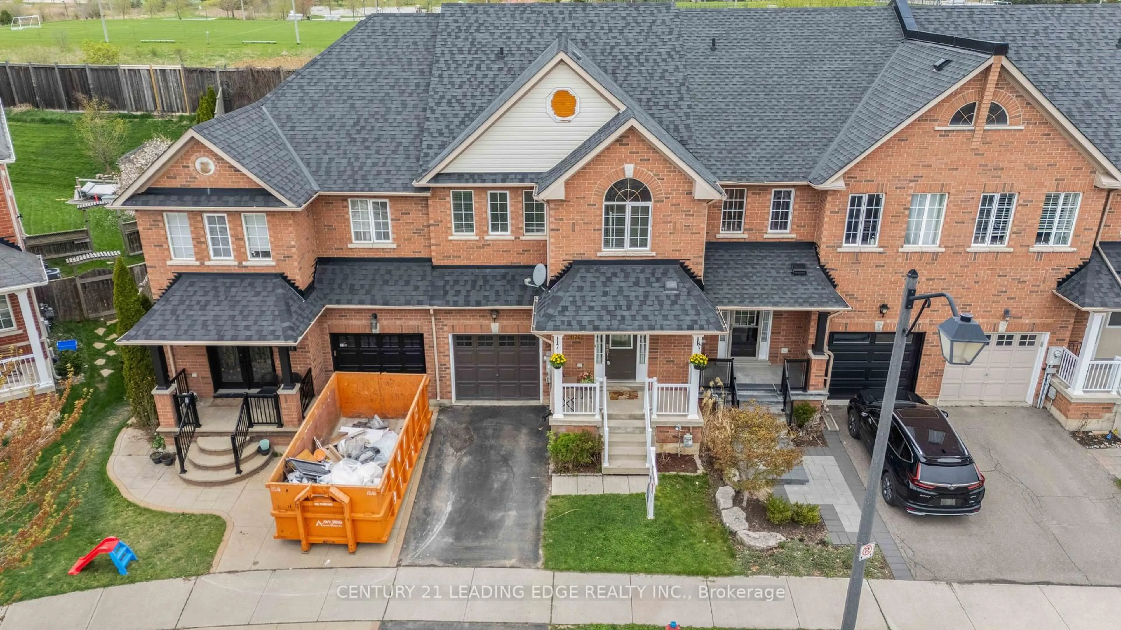 A pic from outside/outdoor area/front of a property/back of a property/a pic from drone, street for 1126 BONIN Cres, Milton Ontario L9T 0B2