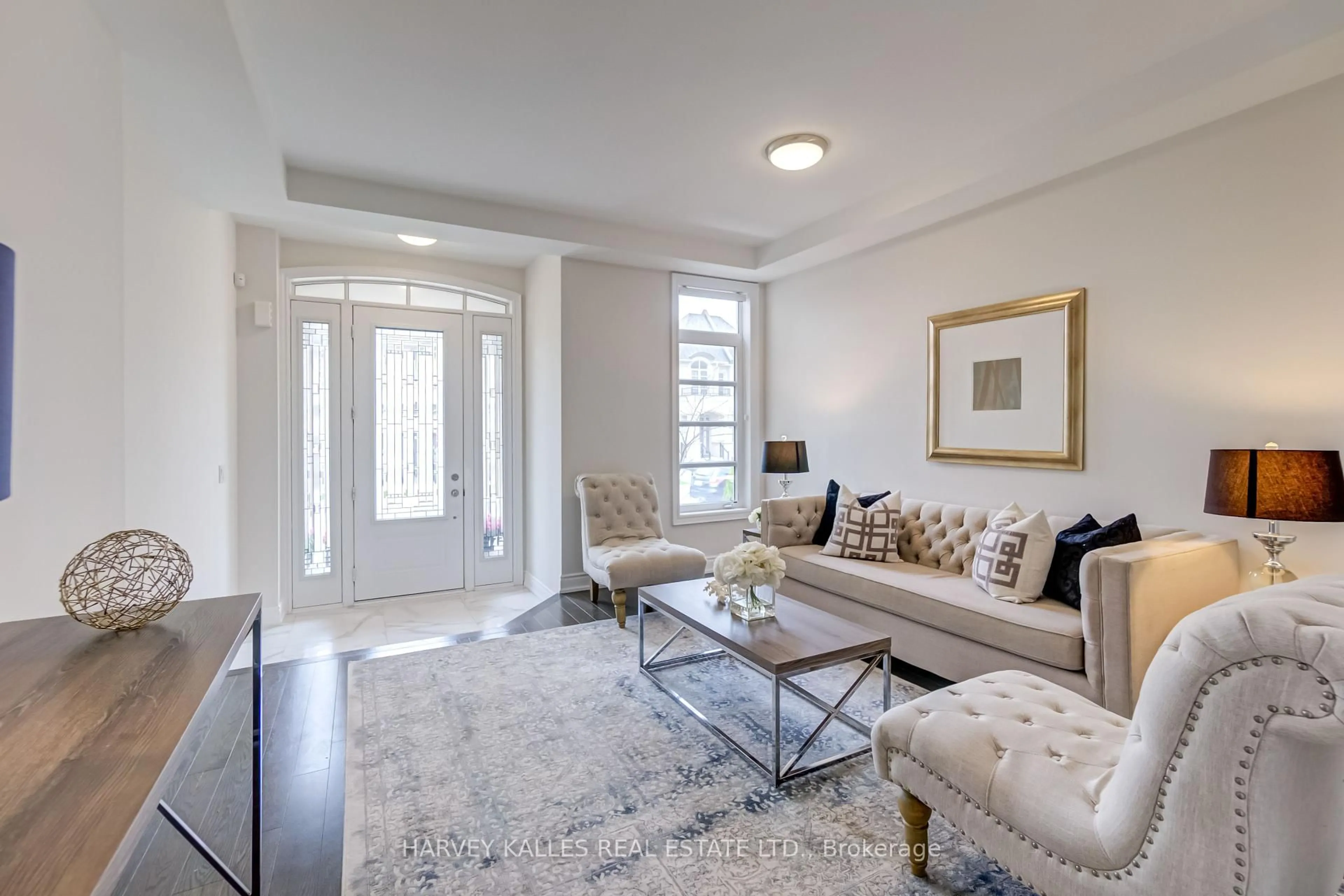 Living room with furniture, unknown for 3096 Post Rd, Oakville Ontario L6H 0V3