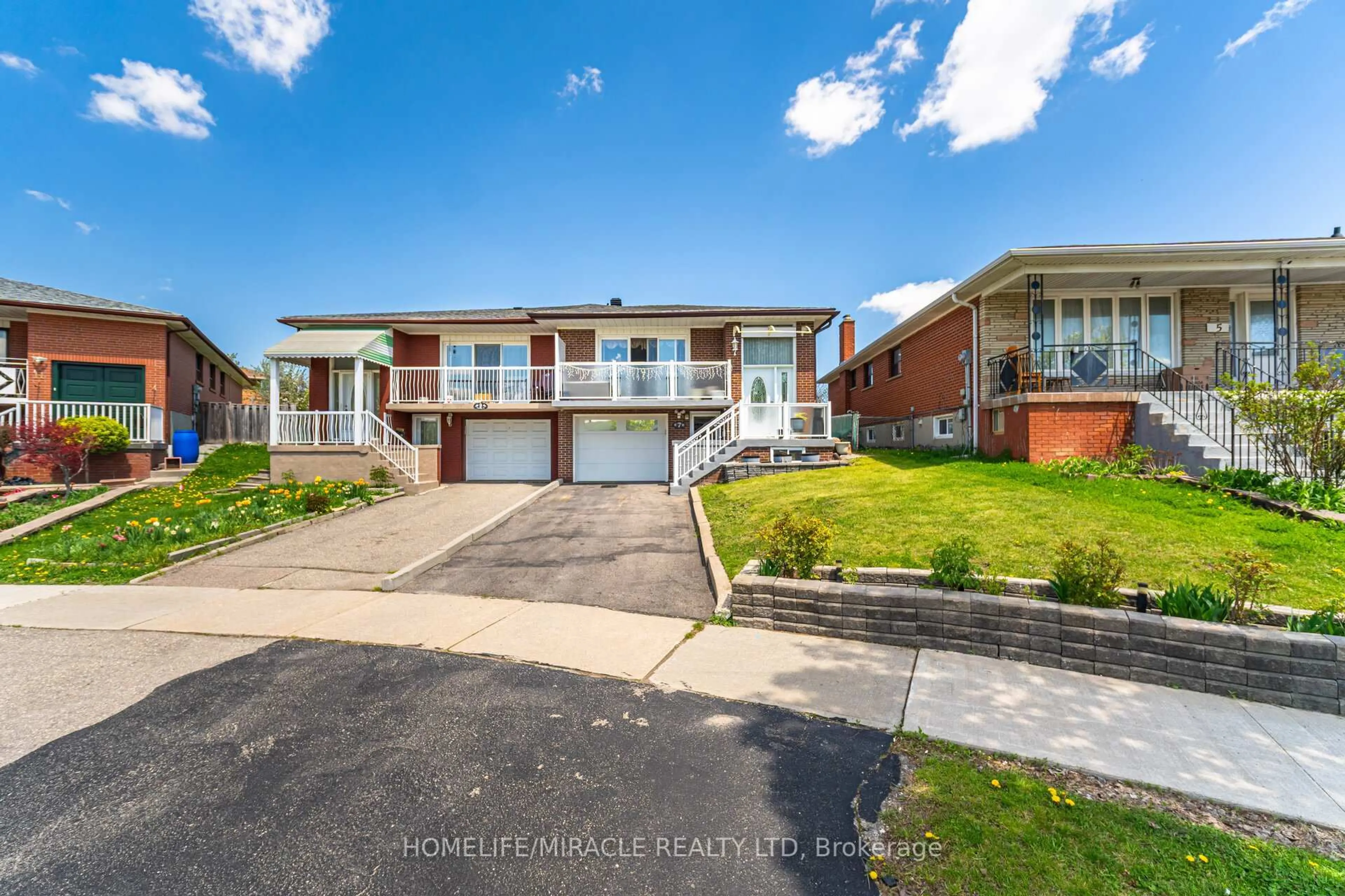 A pic from outside/outdoor area/front of a property/back of a property/a pic from drone, street for 7 Tamarisk Dr, Toronto Ontario M9V 1S2