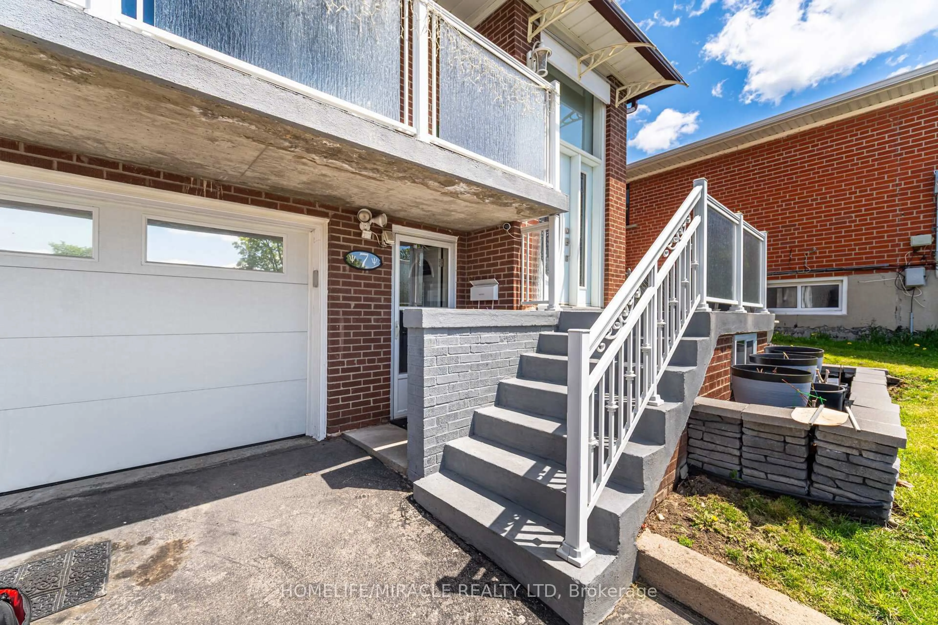 Unknown for 7 Tamarisk Dr, Toronto Ontario M9V 1S2