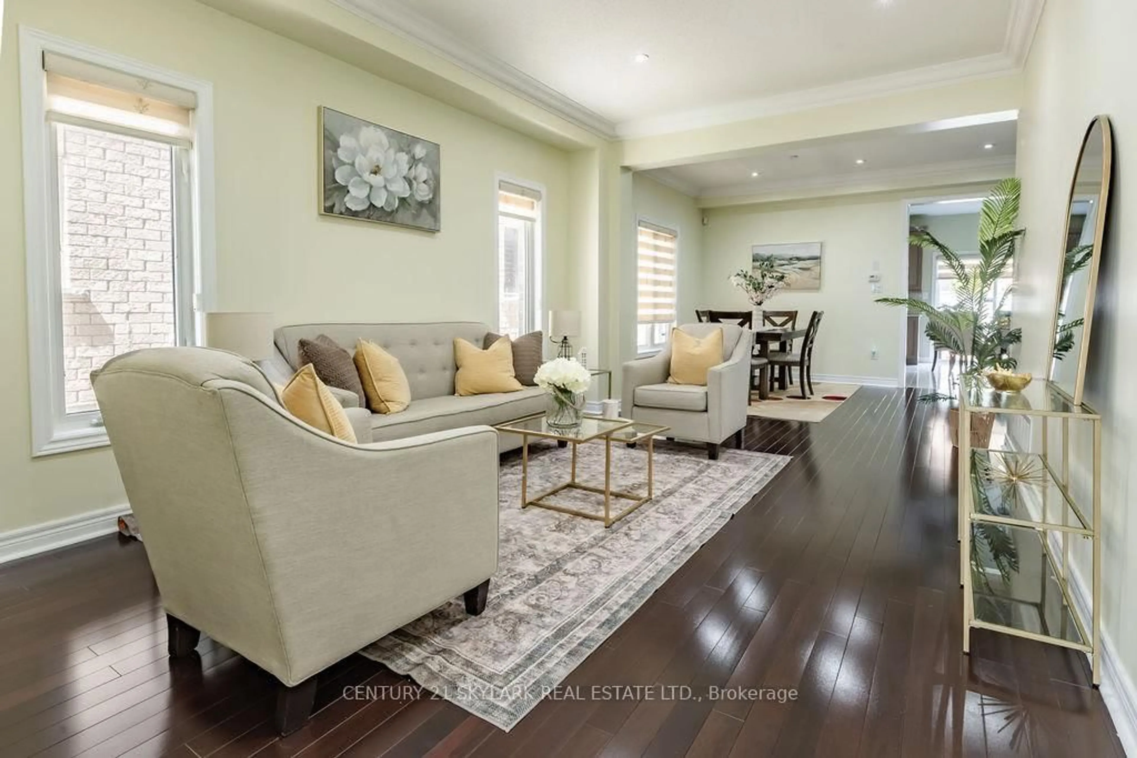 Living room with furniture, unknown for 47 Niceview Dr, Brampton Ontario L6R 0M9