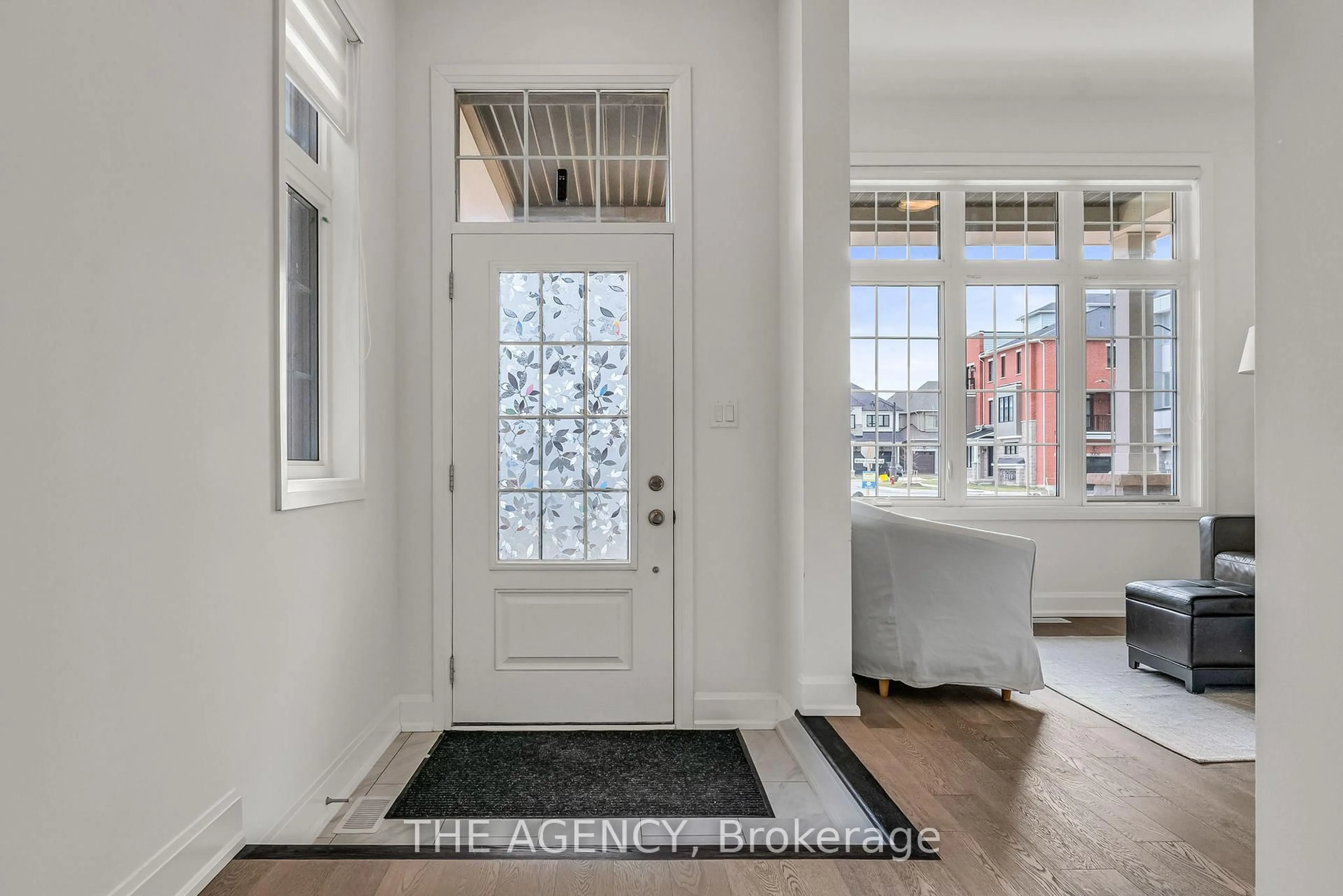 Indoor entryway for 3045 William Cutmore Blvd, Oakville Ontario L6H 3S2