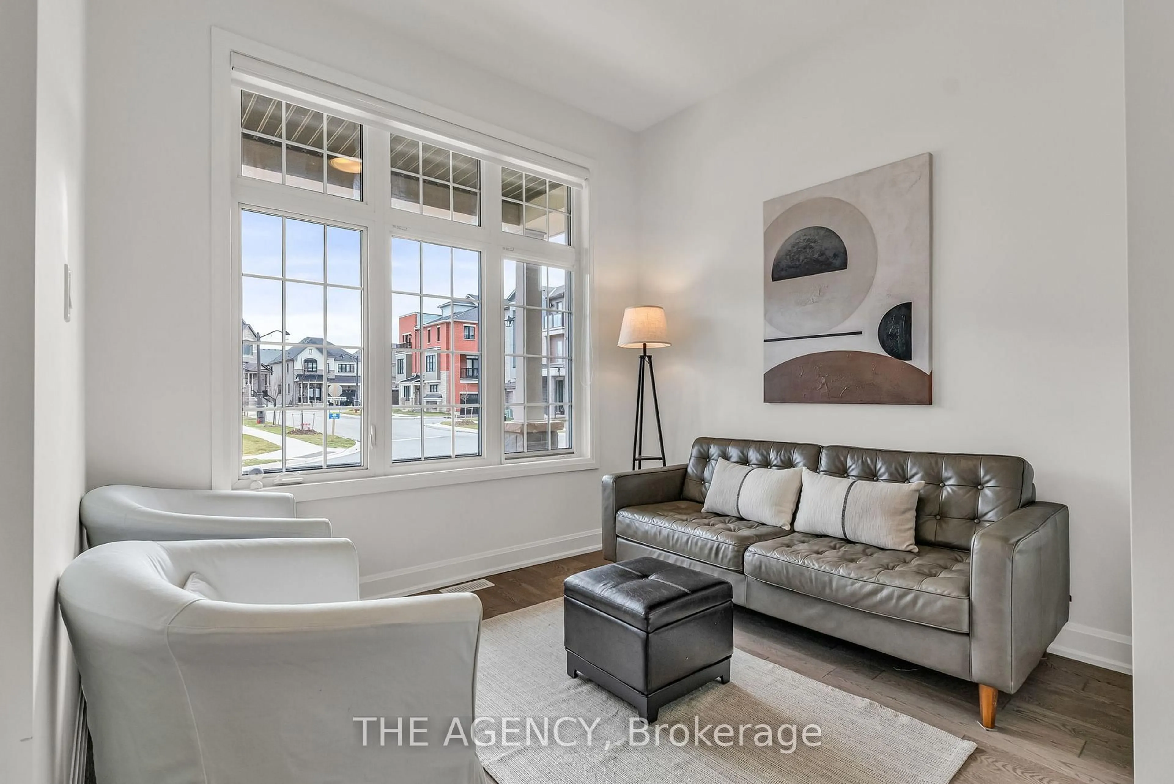 Living room with furniture, unknown for 3045 William Cutmore Blvd, Oakville Ontario L6H 3S2