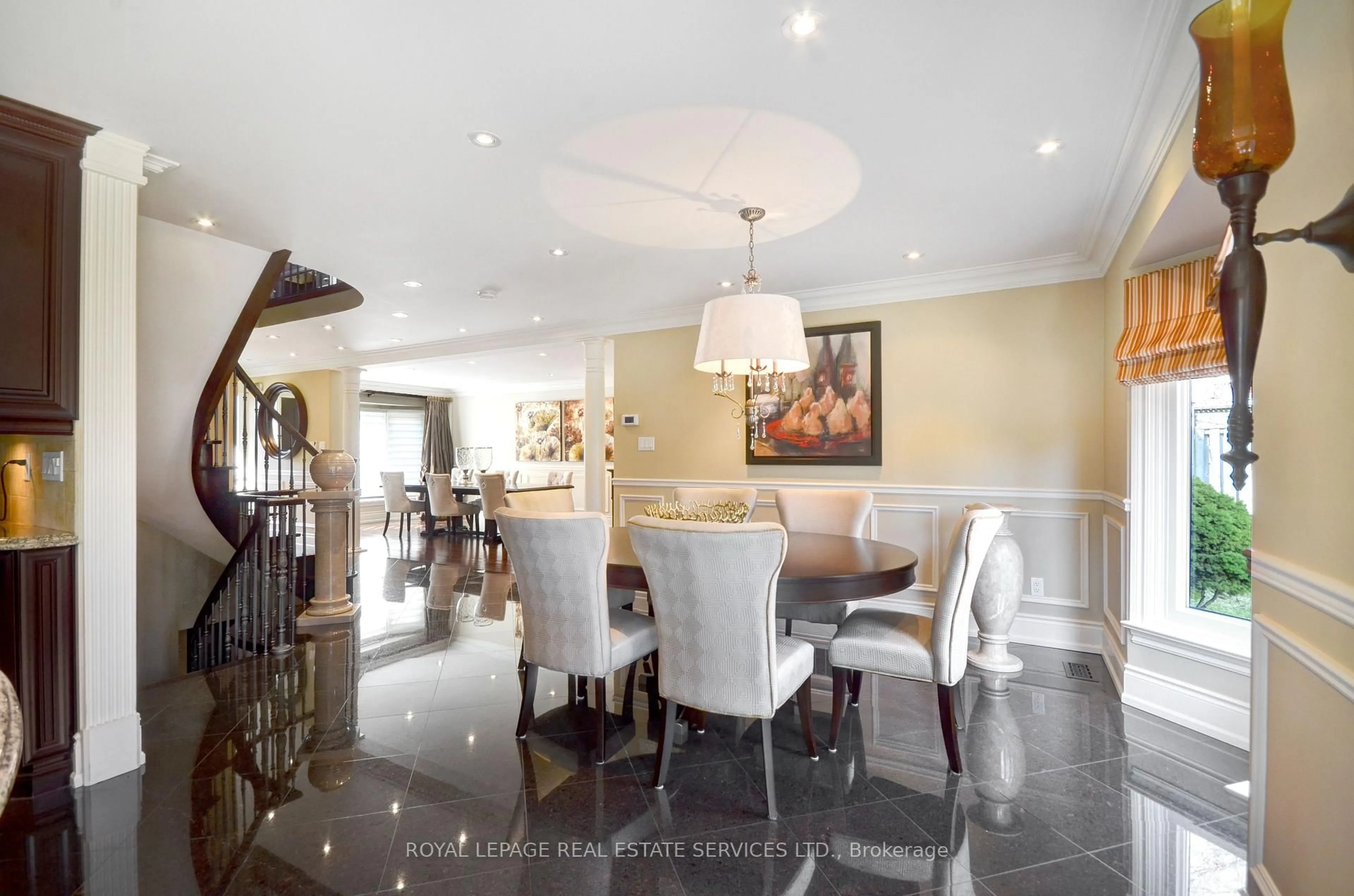 Dining room, ceramic/tile floor for 215 Anastasia Terr, Mississauga Ontario L5B 3A5