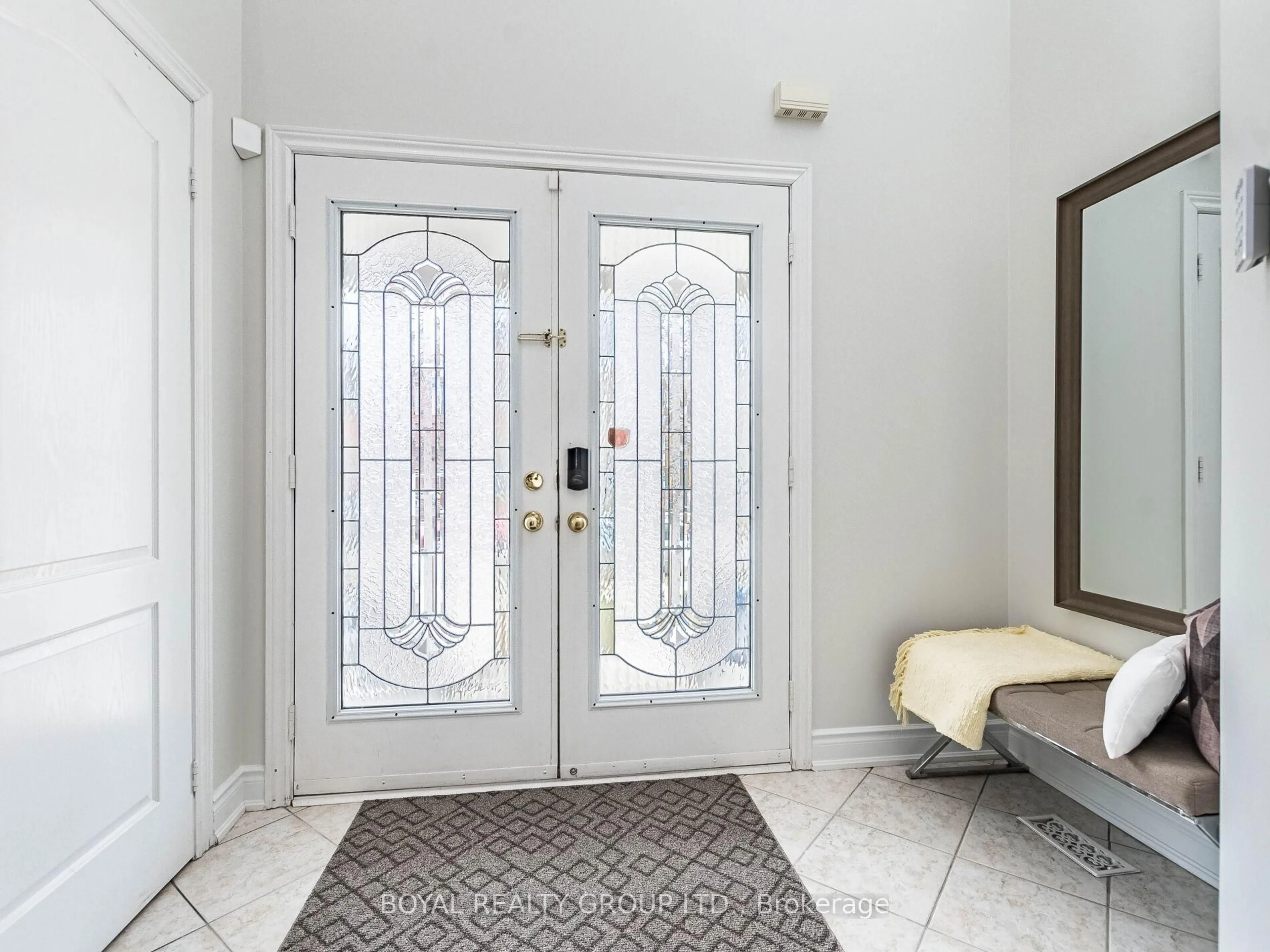 Indoor entryway for 13 Crevice Gate, Brampton Ontario L6R 2X5