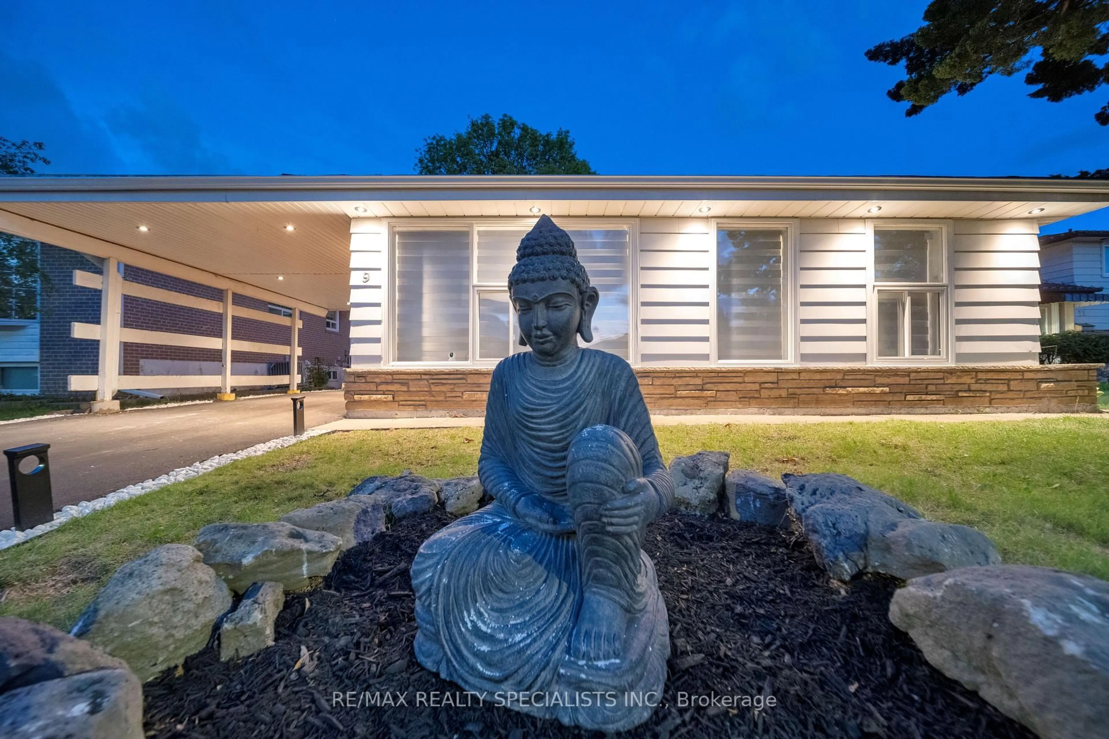 Unknown for 9 Pleaseley Rd, Brampton Ontario L6W 1K7