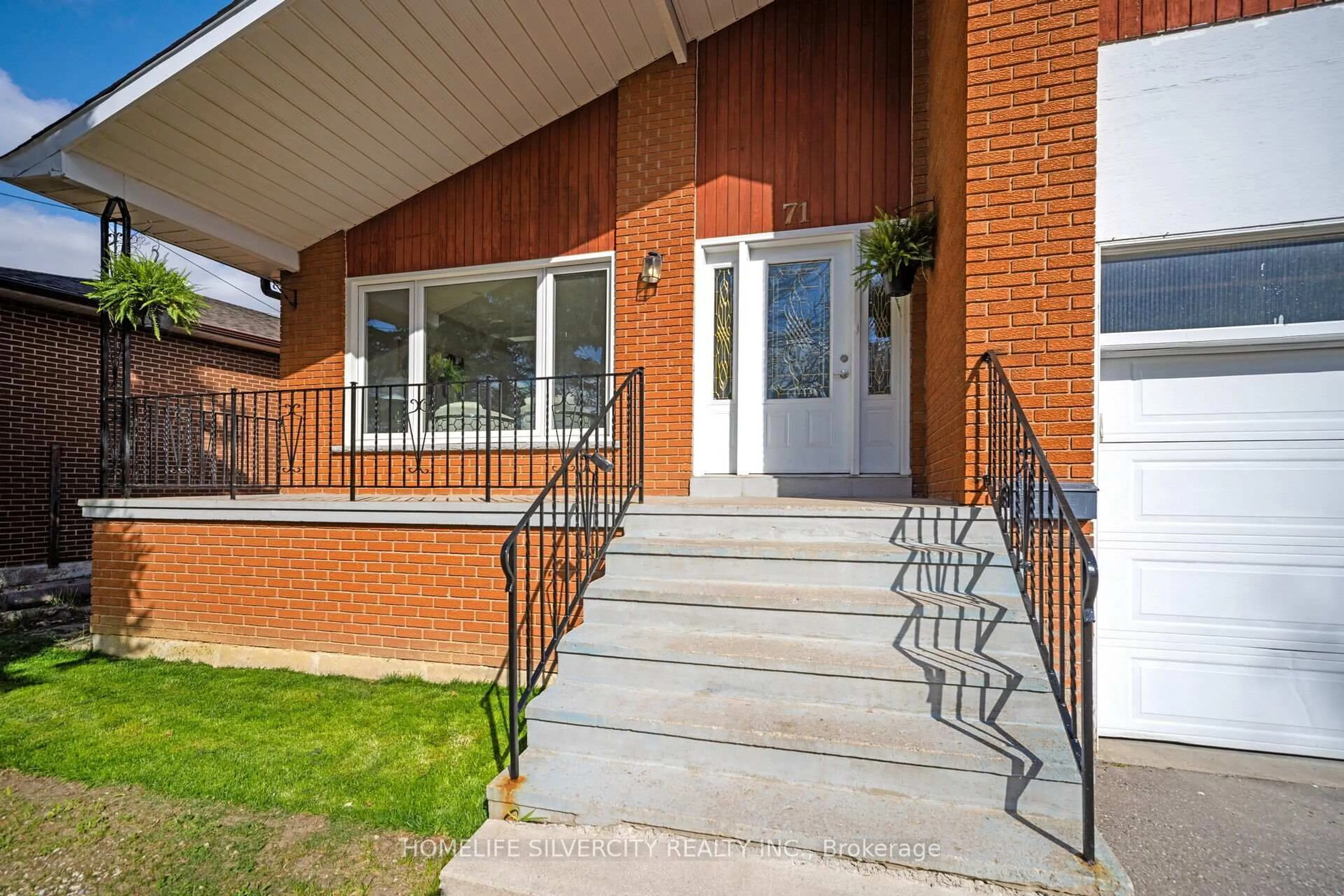Home with brick exterior material, street for 71 Massey St, Brampton Ontario L6S 3A3