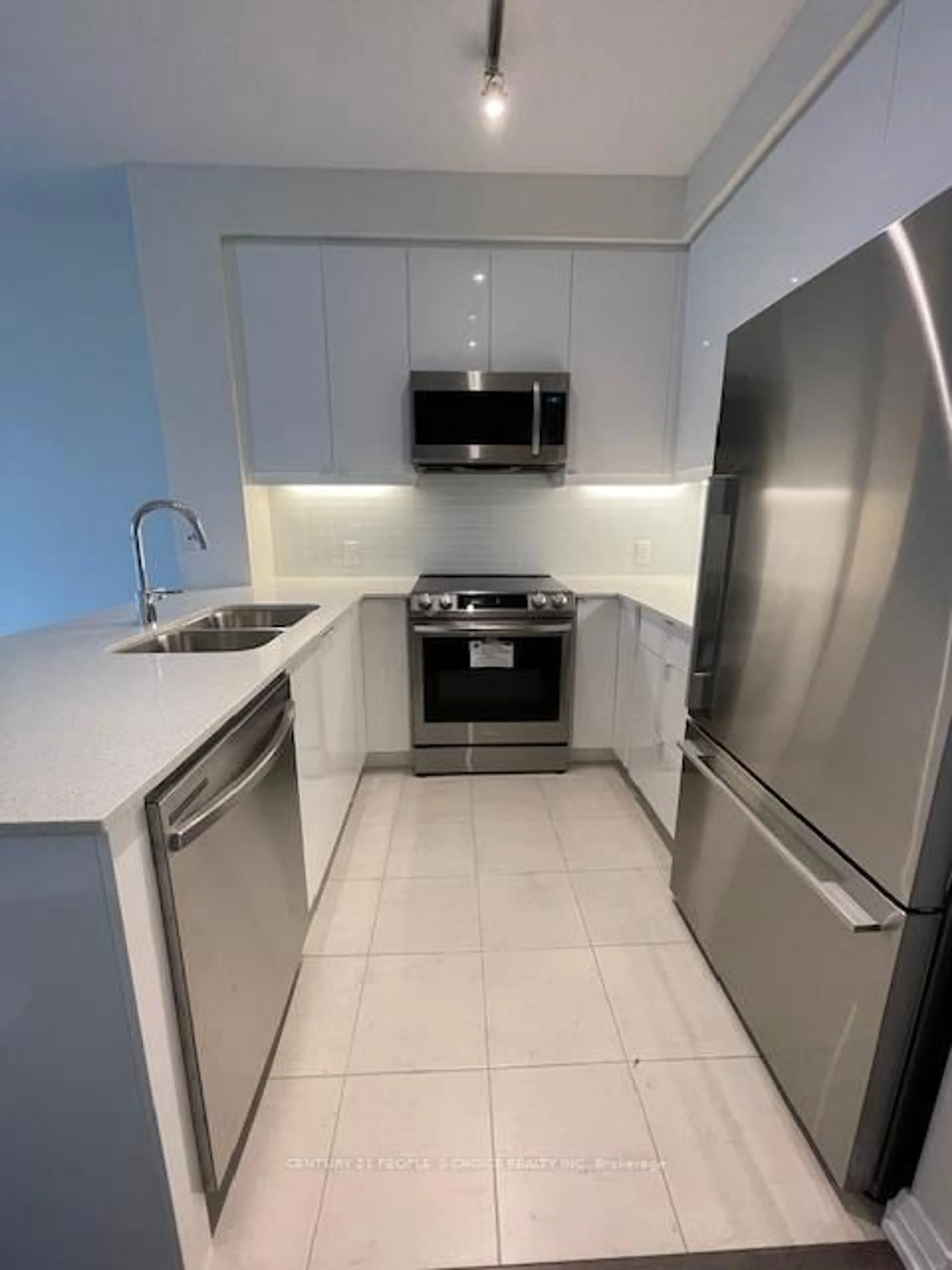 Standard kitchen, ceramic/tile floor for 50 Thomas Riley Rd #1501, Toronto Ontario M9B 0C5