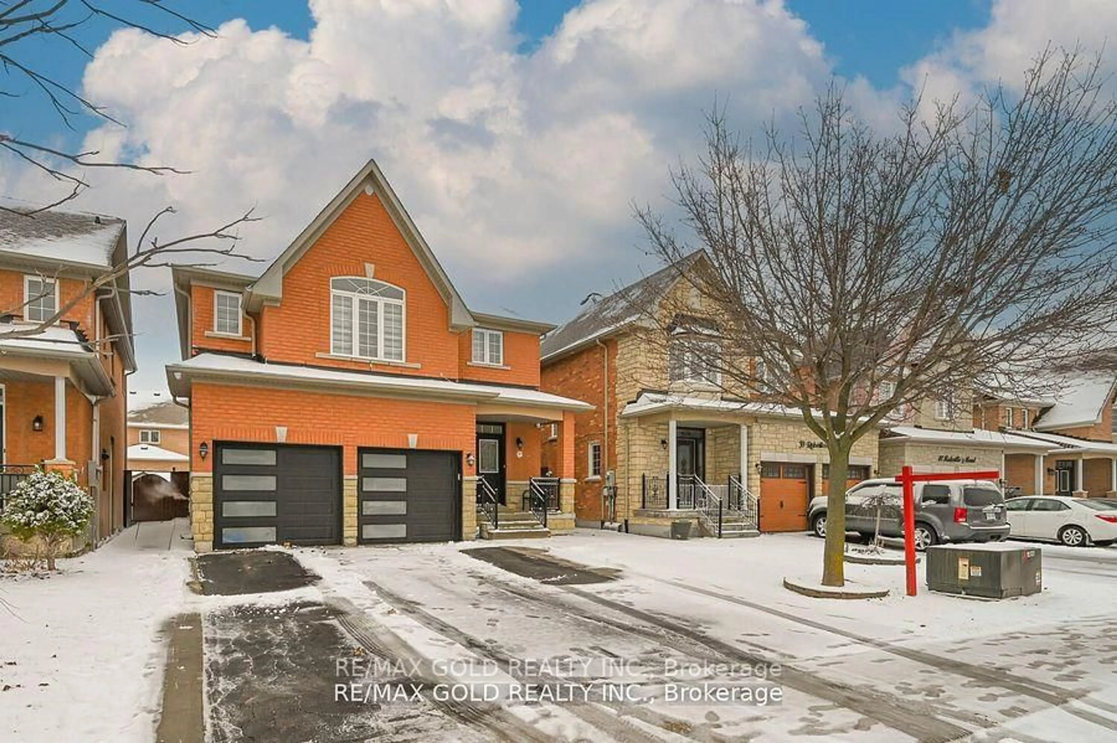 Home with brick exterior material, street for 37 Redwillow Rd, Brampton Ontario L6P 1Z8