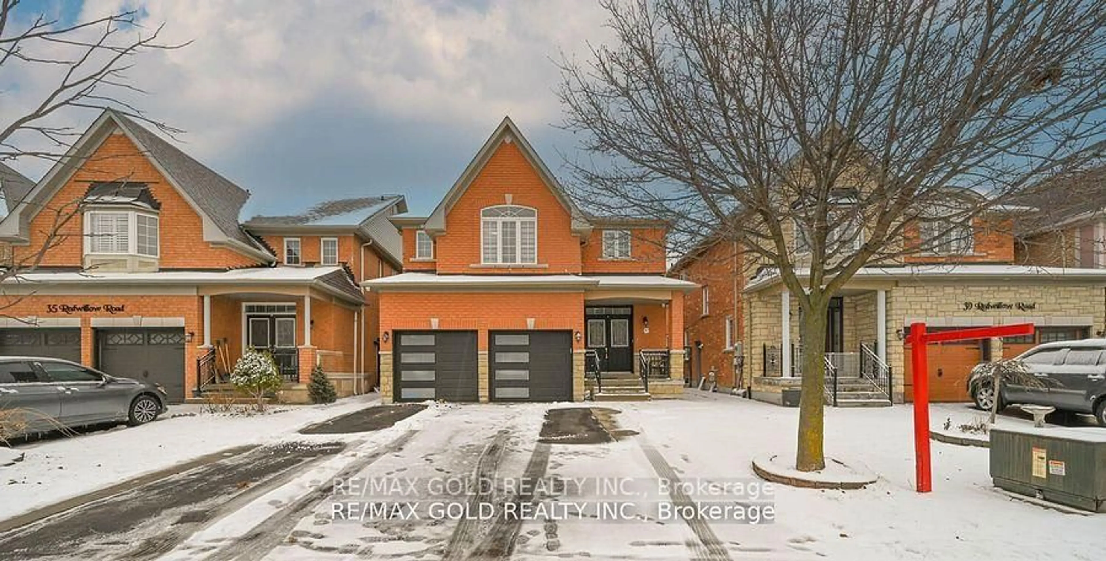 Home with brick exterior material, street for 37 Redwillow Rd, Brampton Ontario L6P 1Z8