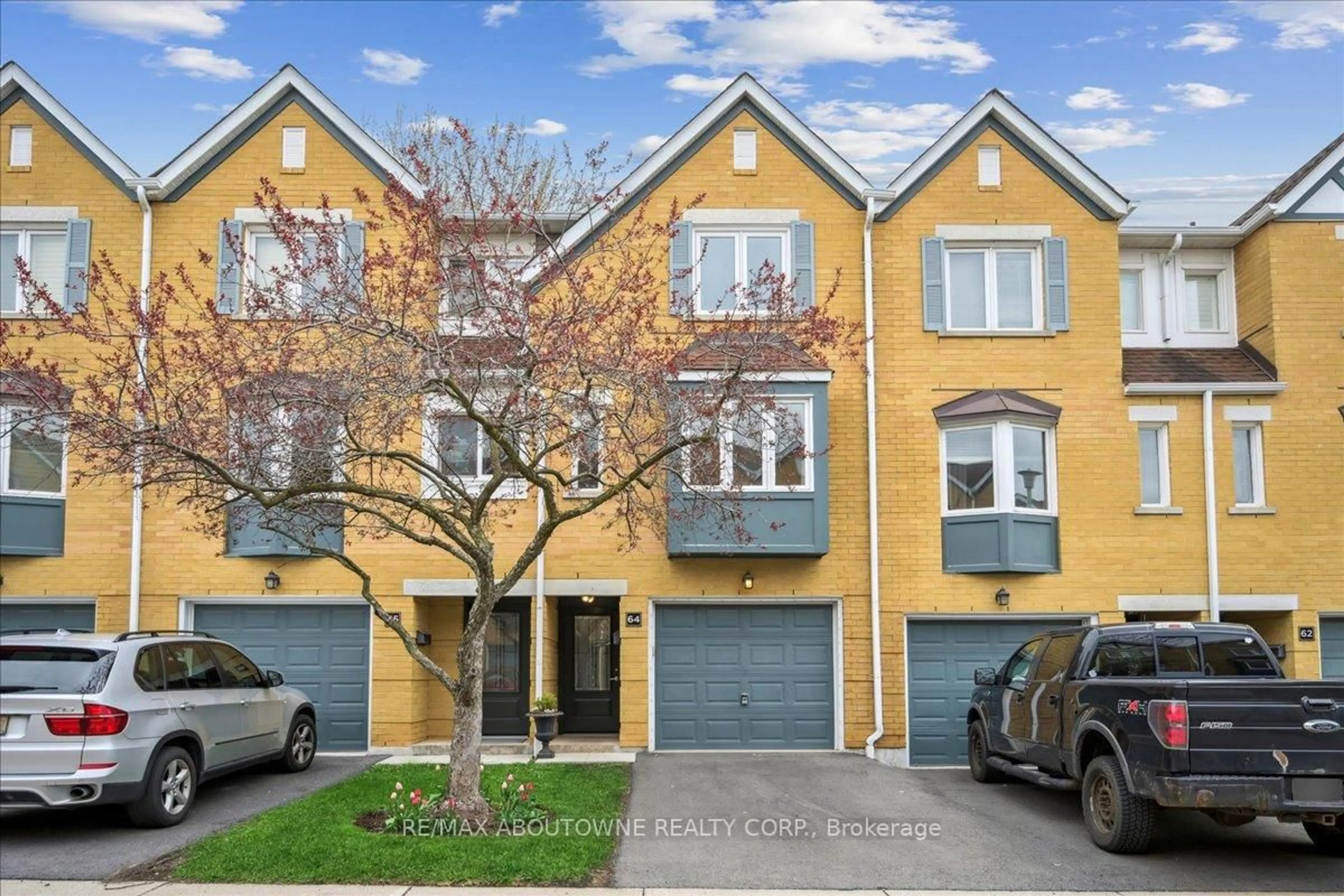 Unknown for 2300 Brays Lane #64, Oakville Ontario L6M 3J9