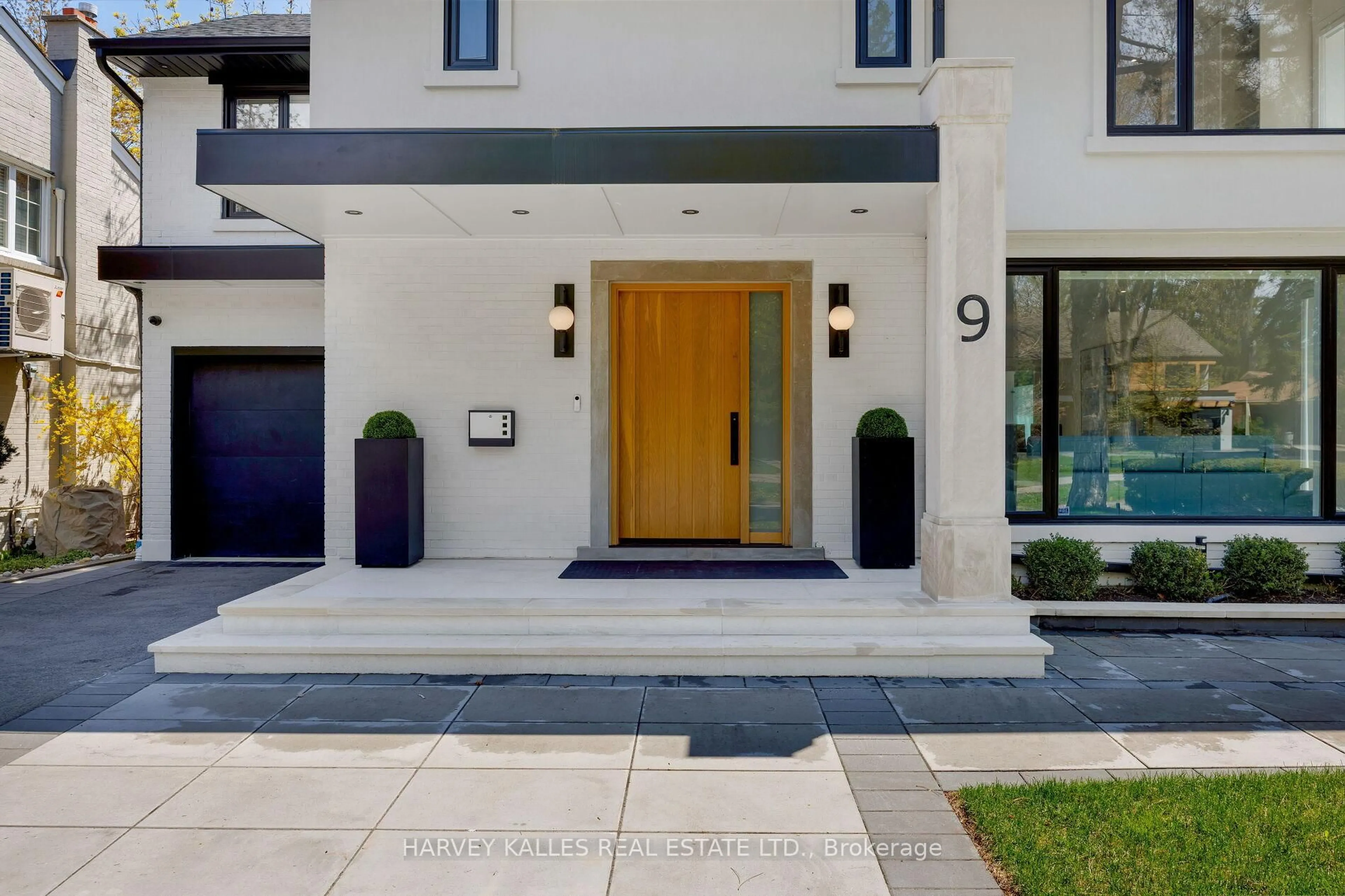 Indoor entryway for 9 Westridge Rd, Toronto Ontario M9A 4E6
