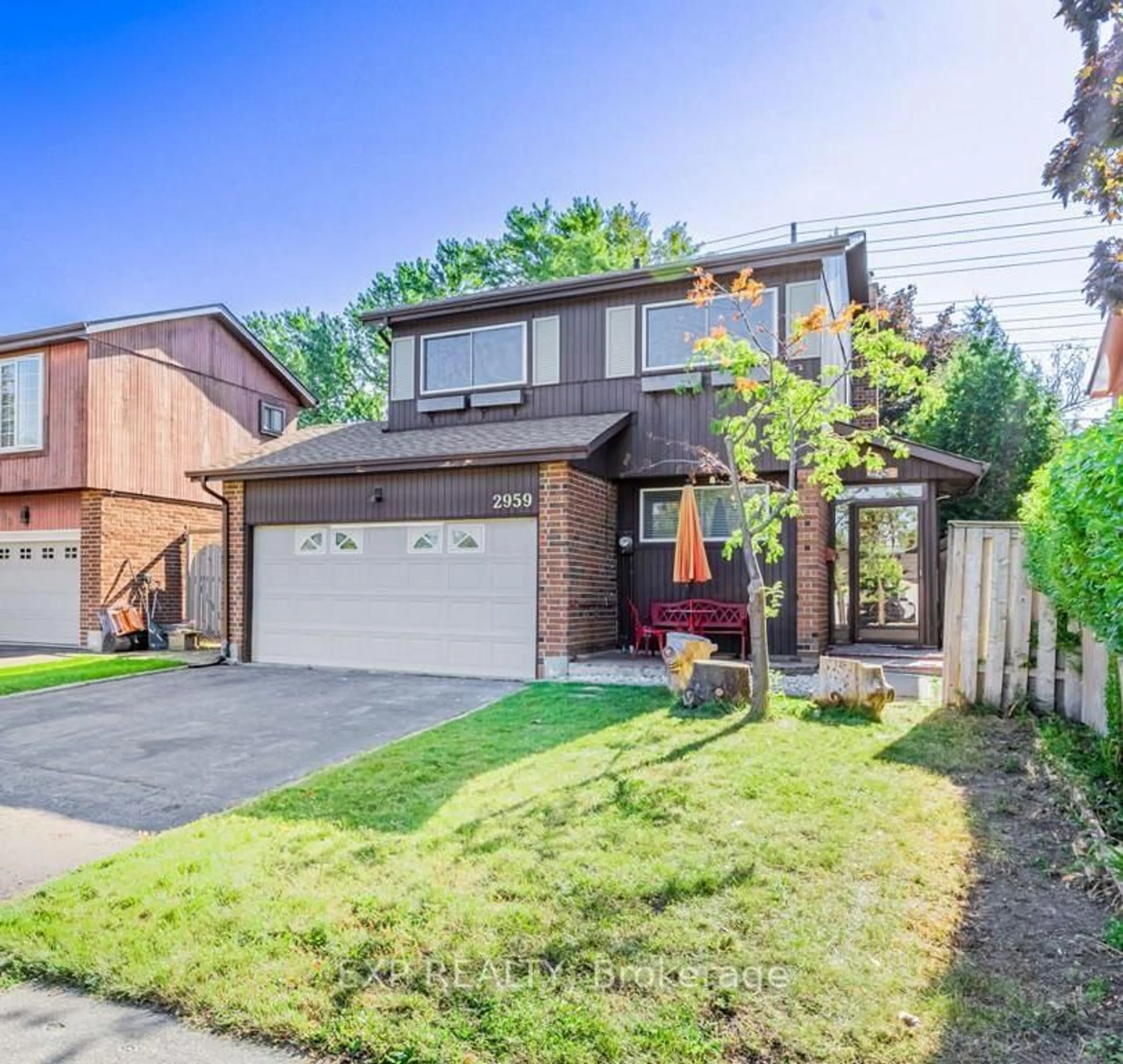 Home with brick exterior material, street for 2959 Saint Malo Circ, Mississauga Ontario L5N 1S8