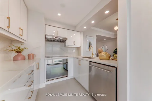 Additional property image - 50 Eglinton Ave Unit PH01