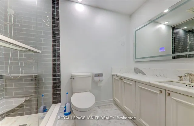 Additional property image - 50 Eglinton Ave Unit PH01