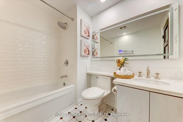 Additional property image - 50 Eglinton Ave Unit PH01