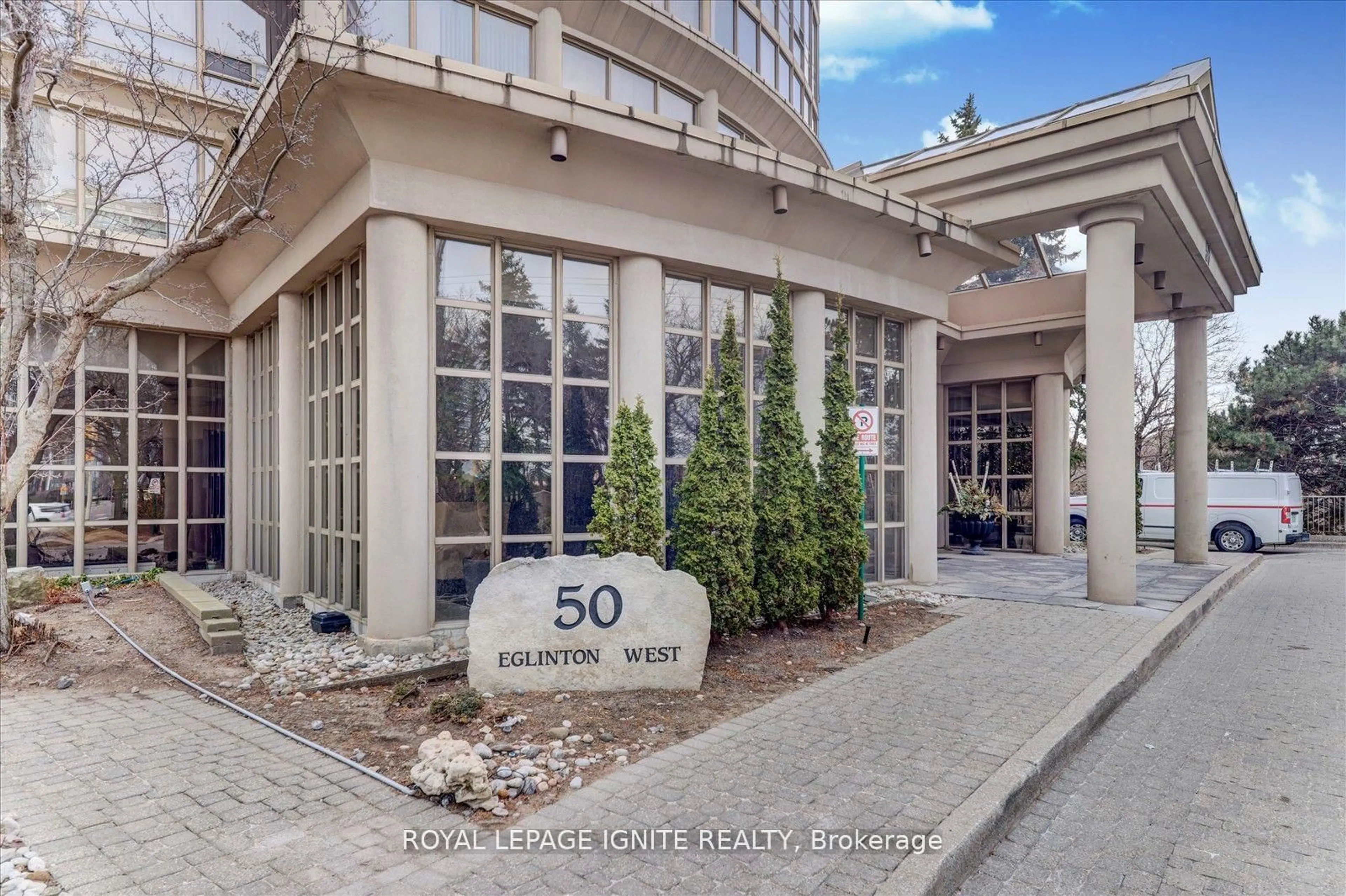 Unknown for 50 Eglinton Ave #PH01, Mississauga Ontario L5R 3P5