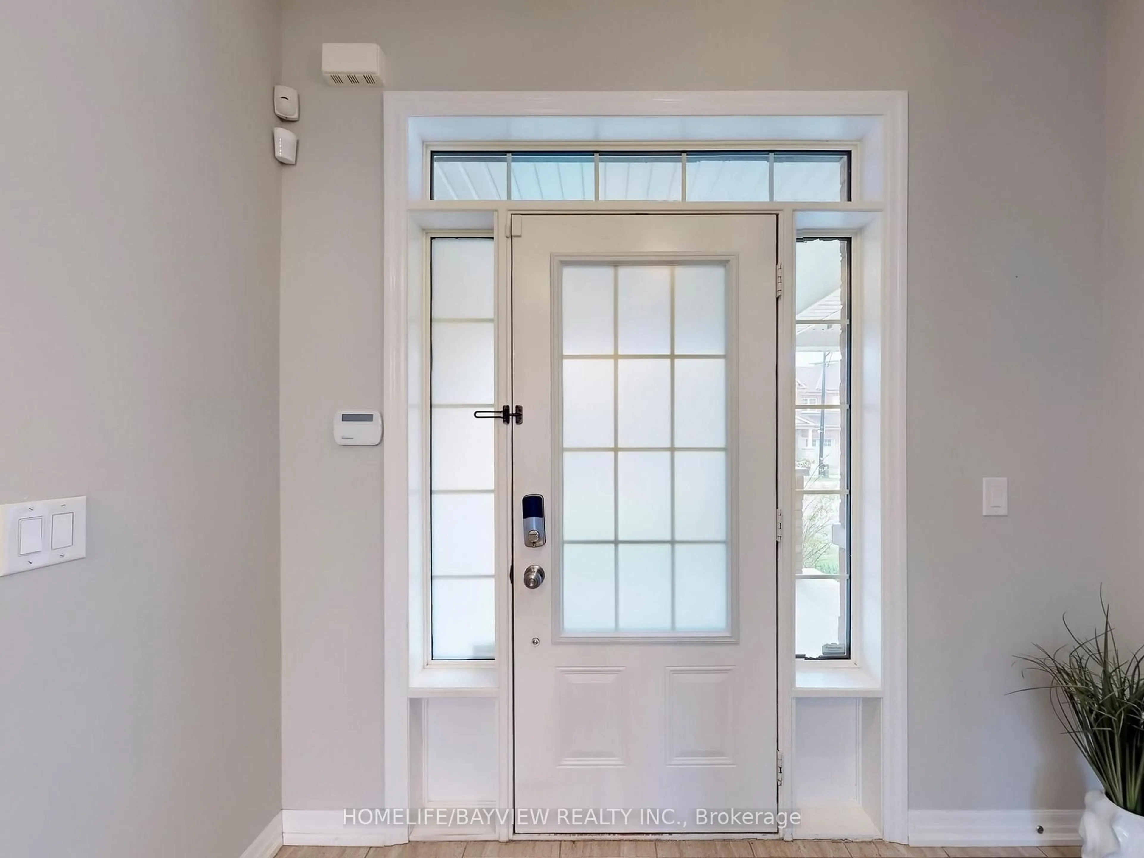 Indoor entryway for 66 HANSON Cres, Milton Ontario L9T 8L5