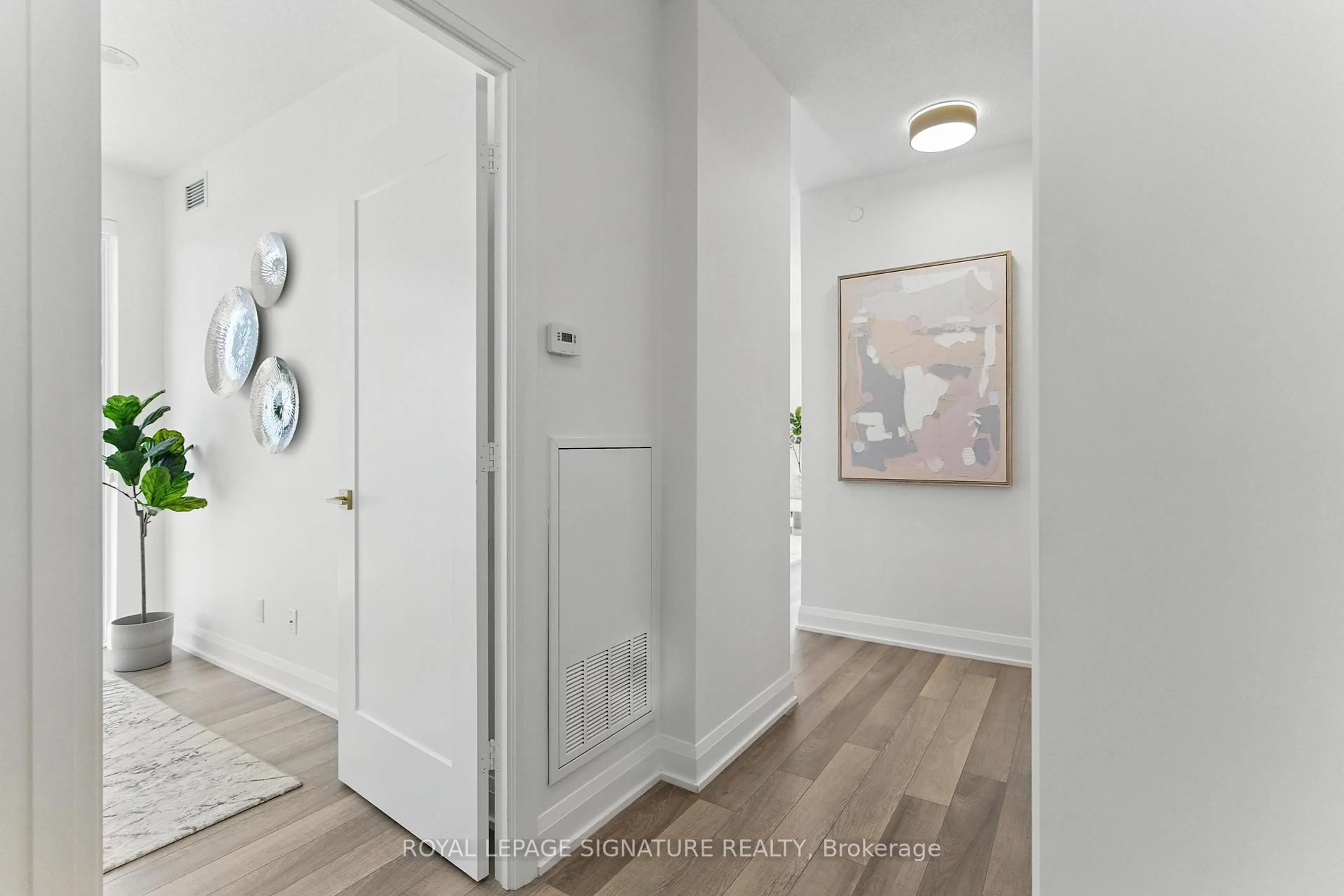 Indoor entryway for 56 Annie Craig Dr #4104, Toronto Ontario M8V 0C5