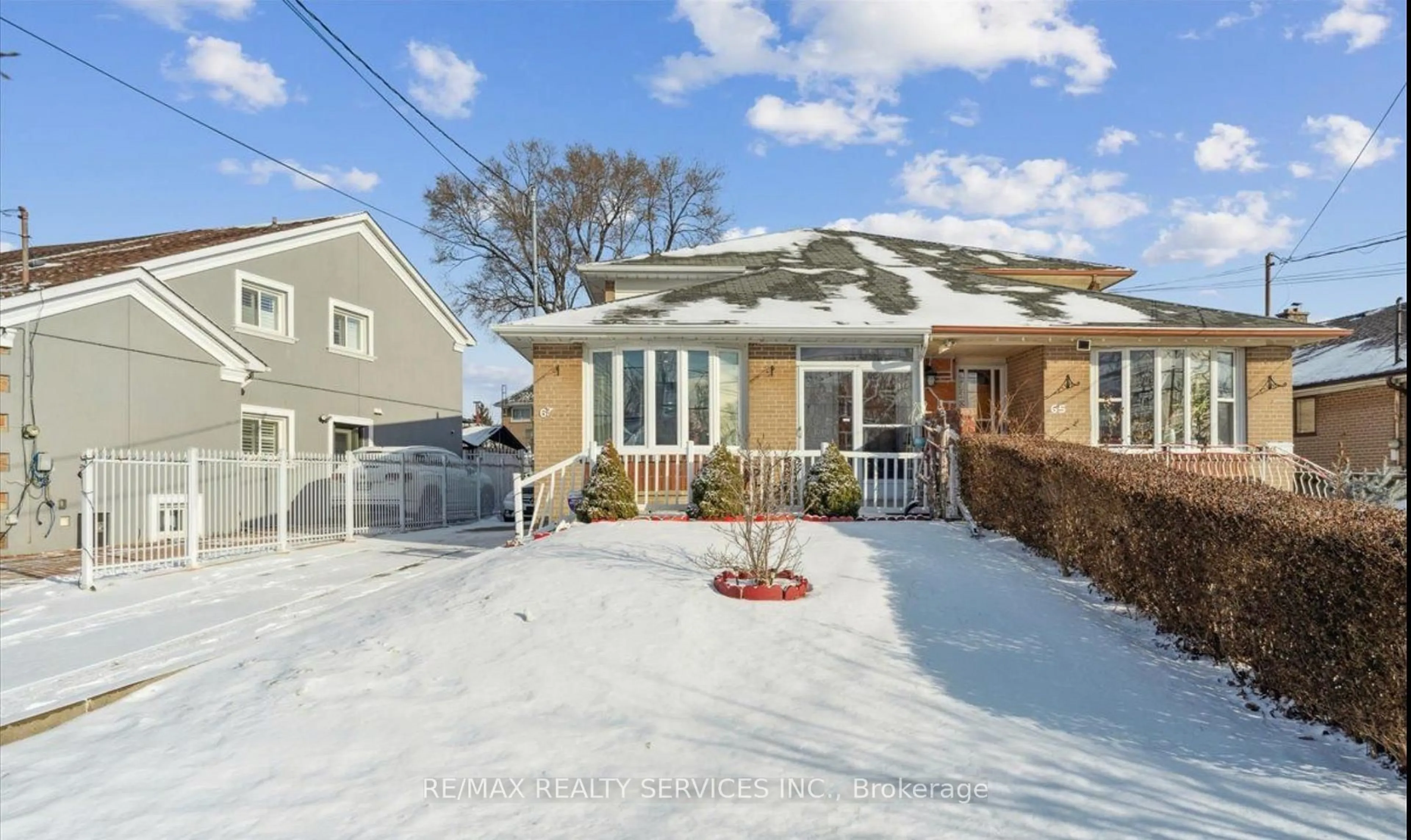 A pic from outside/outdoor area/front of a property/back of a property/a pic from drone, street for 67 Northover St, Toronto Ontario M3L 1W6