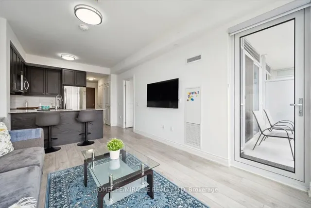 Additional property image - 1050 Main St Unit 819