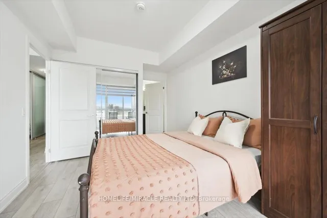 Additional property image - 1050 Main St Unit 819