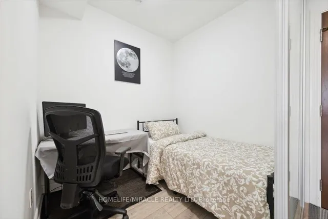 Additional property image - 1050 Main St Unit 819