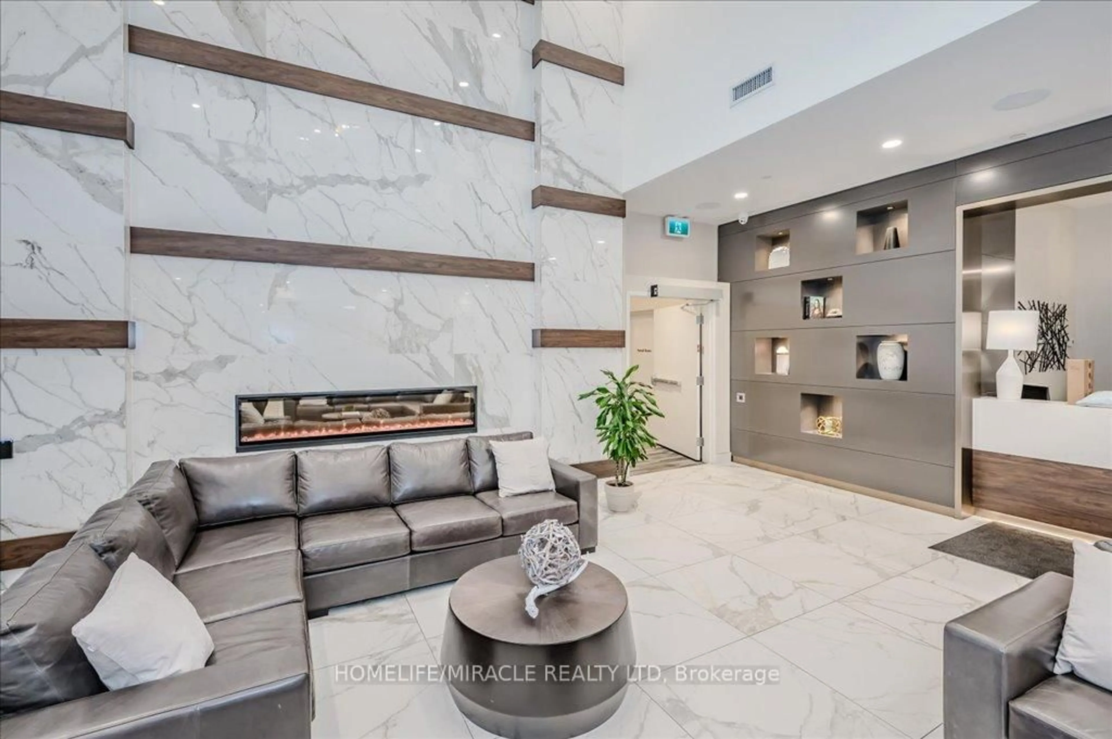 Lobby for 1050 Main St #819, Milton Ontario L9T 6H7
