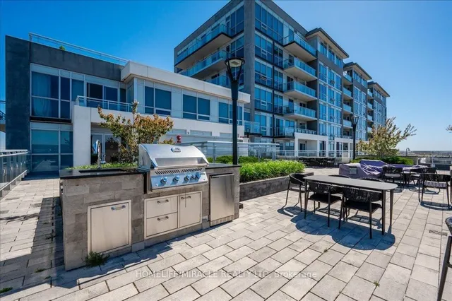 Additional property image - 1050 Main St Unit 819