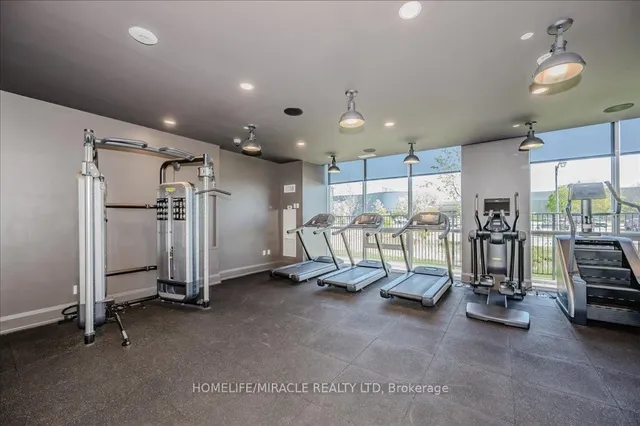 Additional property image - 1050 Main St Unit 819