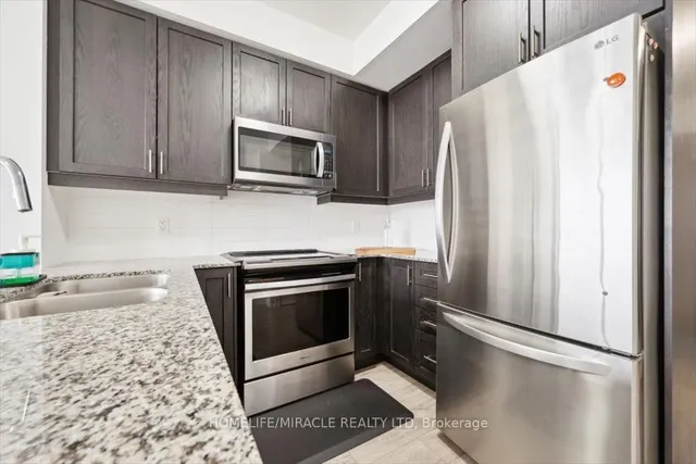 Additional property image - 1050 Main St Unit 819