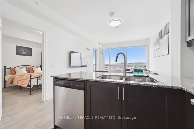 Additional property image - 1050 Main St Unit 819