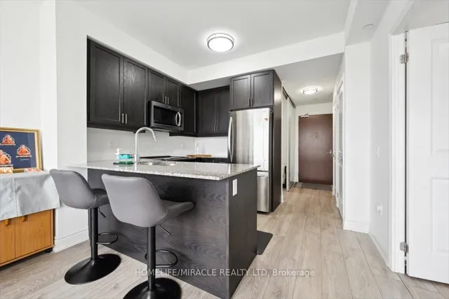 Additional property image - 1050 Main St Unit 819