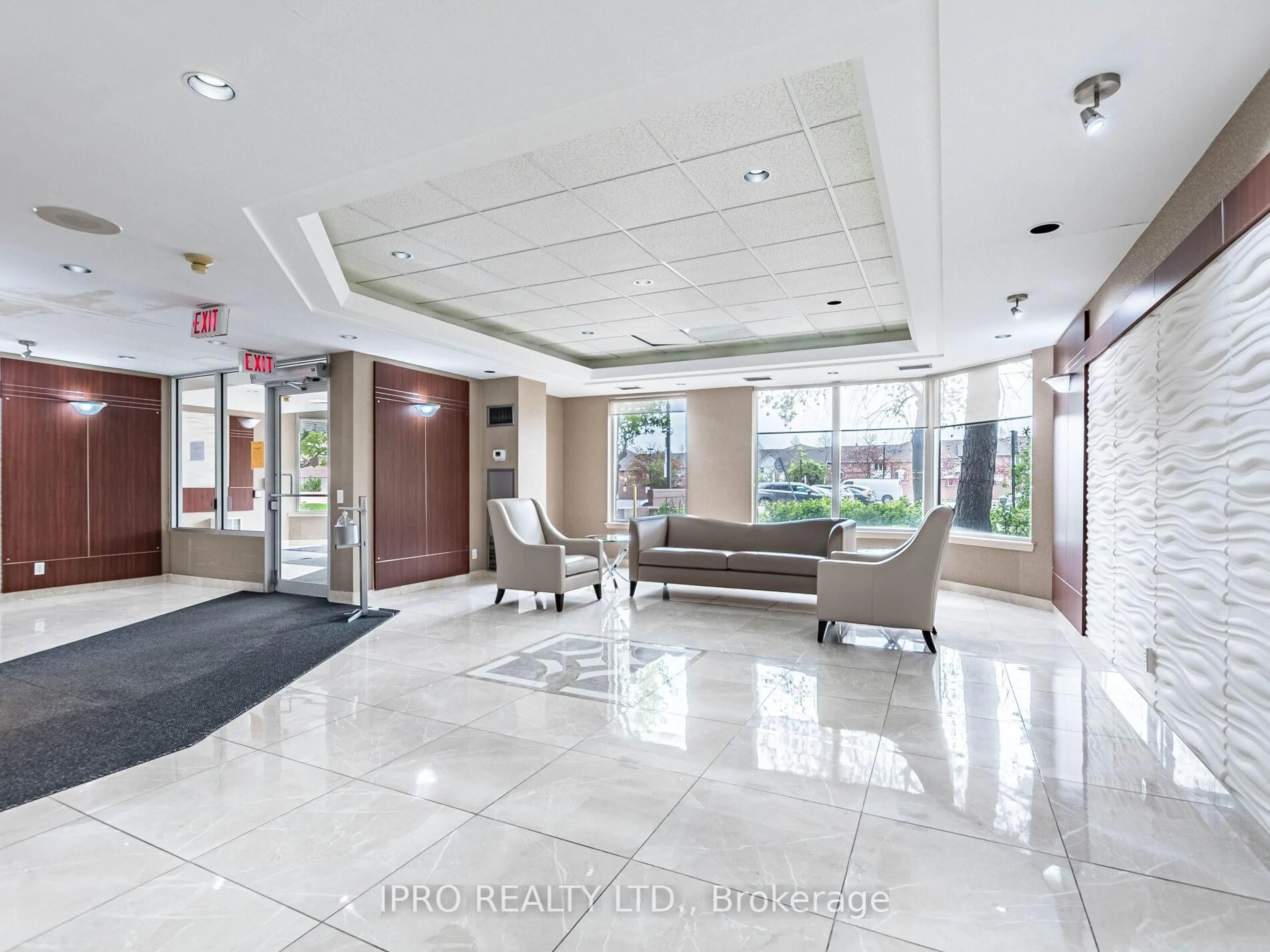 Lobby for 135 Hillcrest Ave #709, Mississauga Ontario L5B 4B1