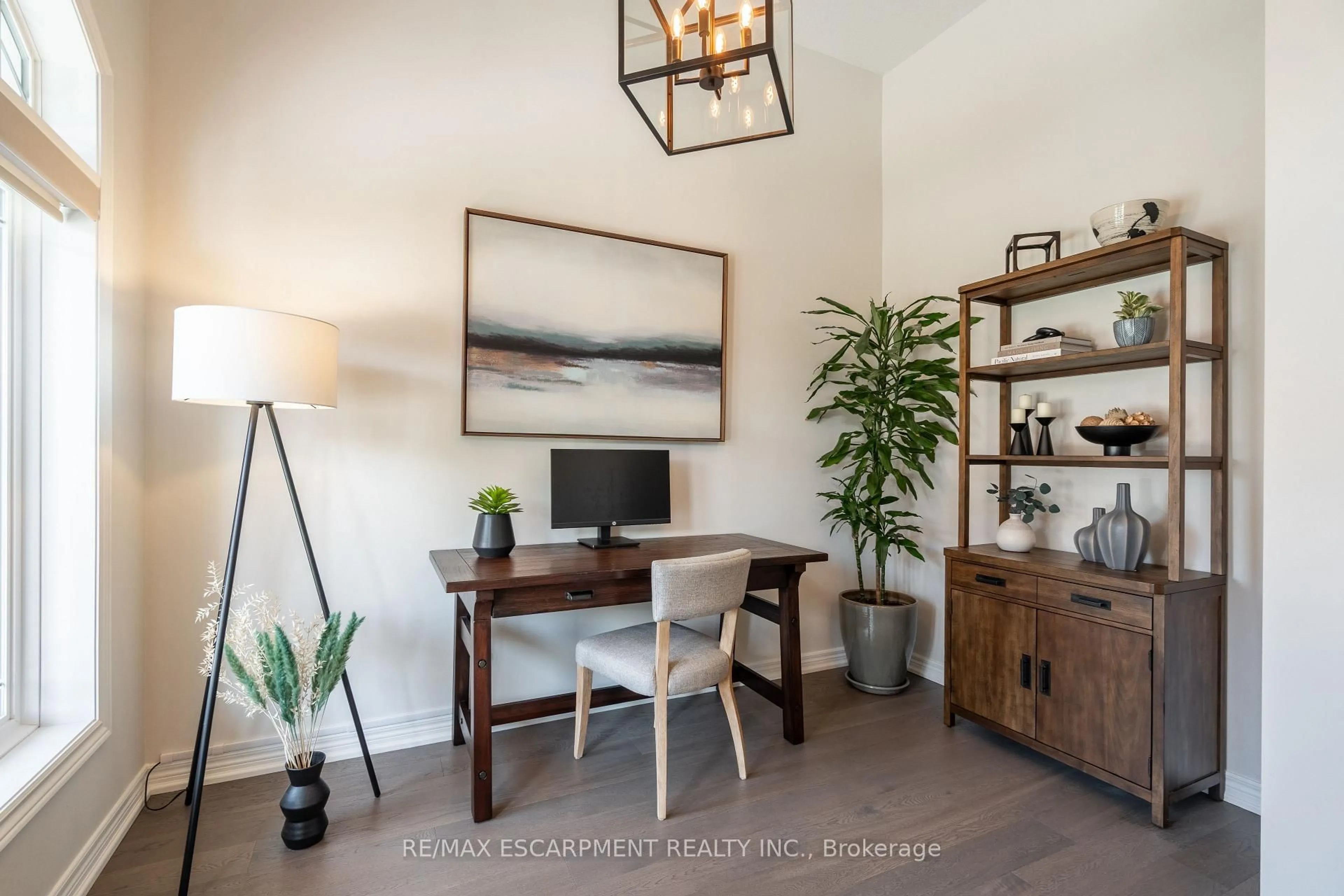 Unknown for 5056 NEW St #10, Burlington Ontario L7L 0H4